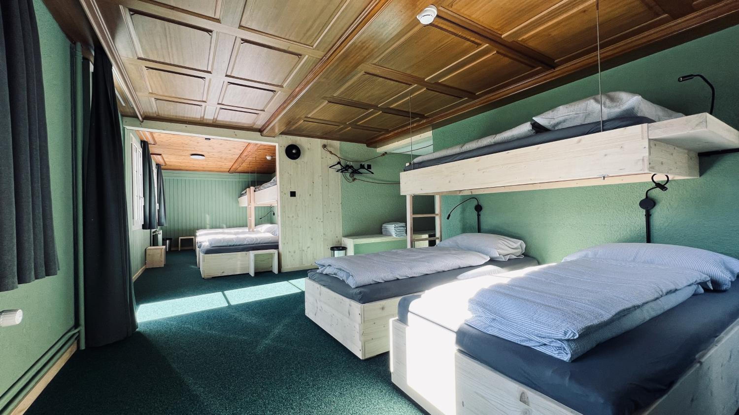 Mixed Dormitory Room