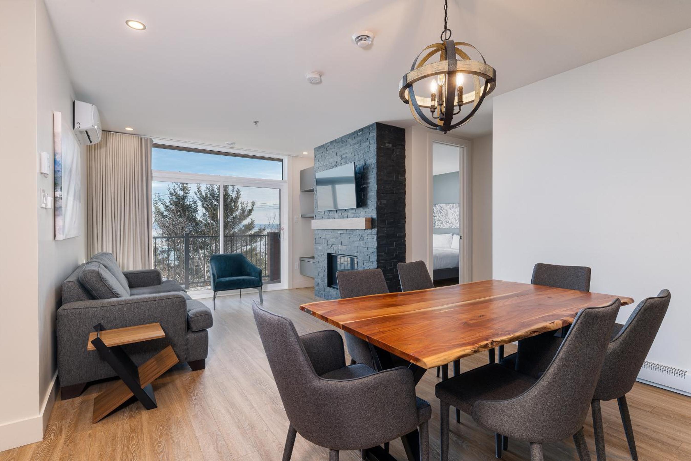 Two-Bedroom Apartment, Last Floor, River View photo 1