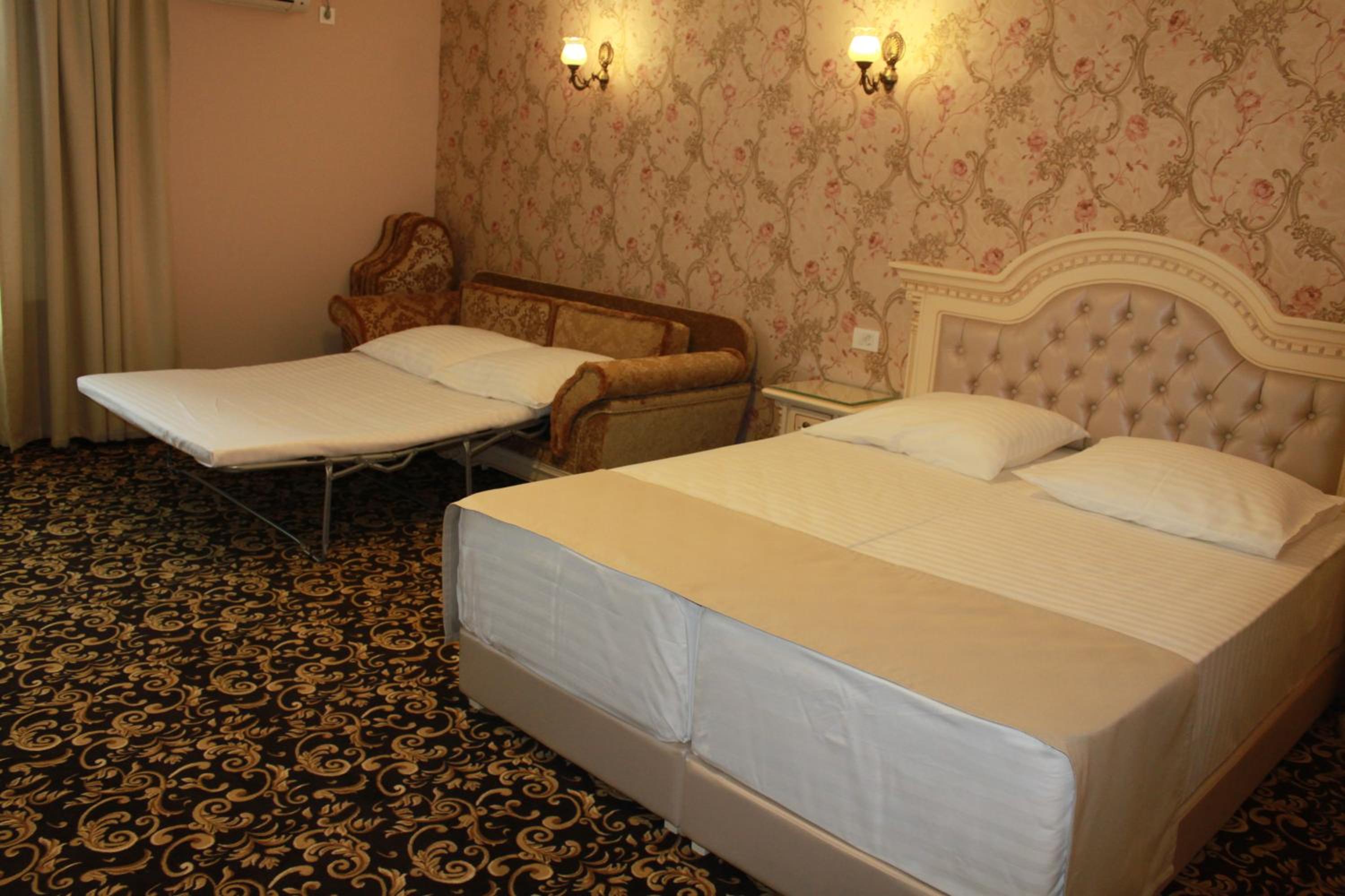 Deluxe Suite - Photo 10