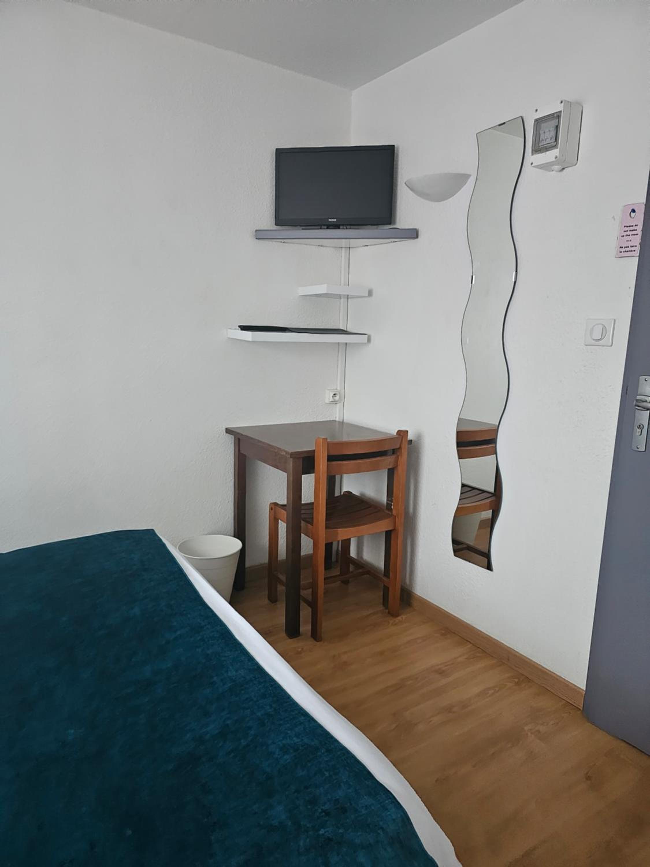 Double Room - Disability Access photo 3