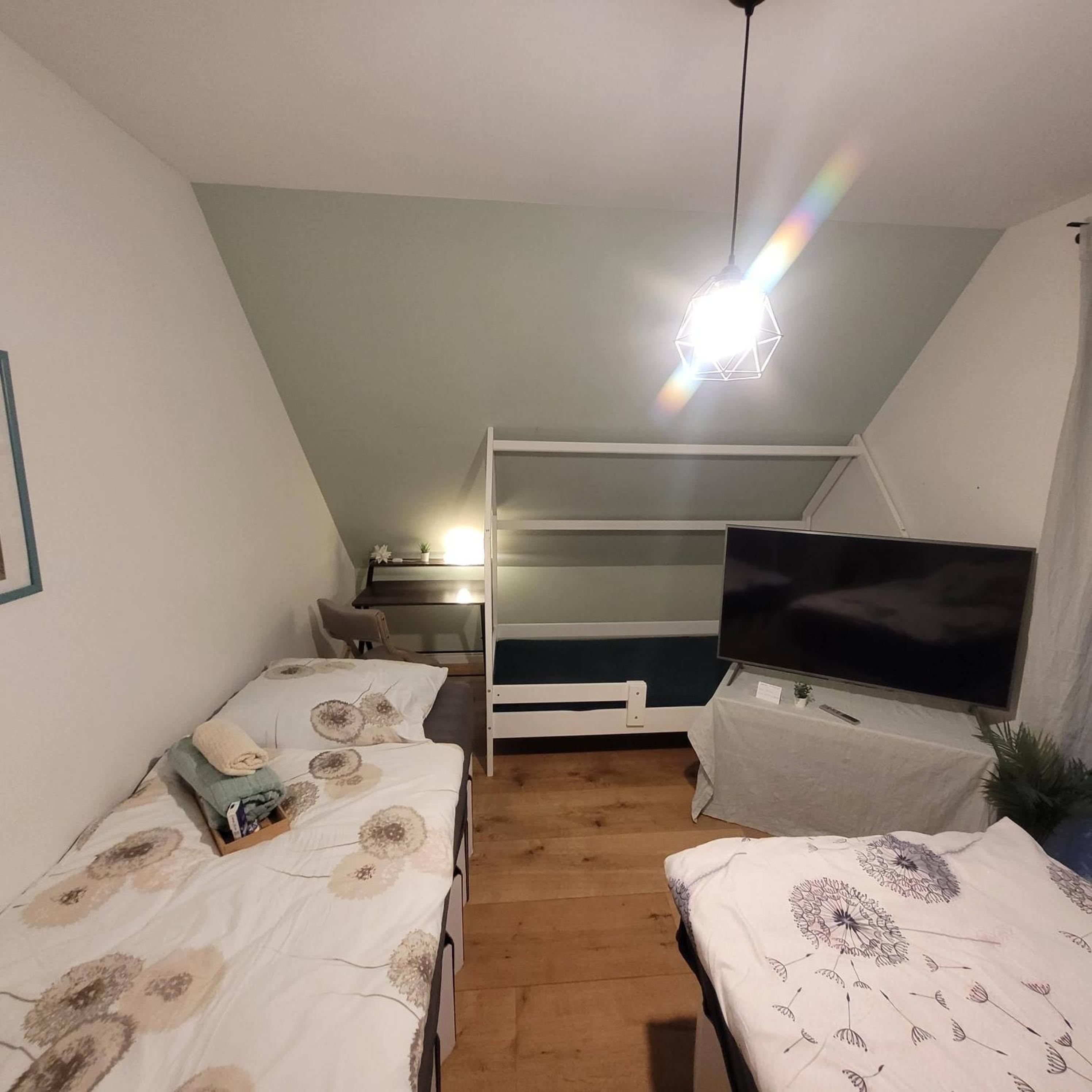 Deluxe Double Room (2 Adults + 1 Child)
