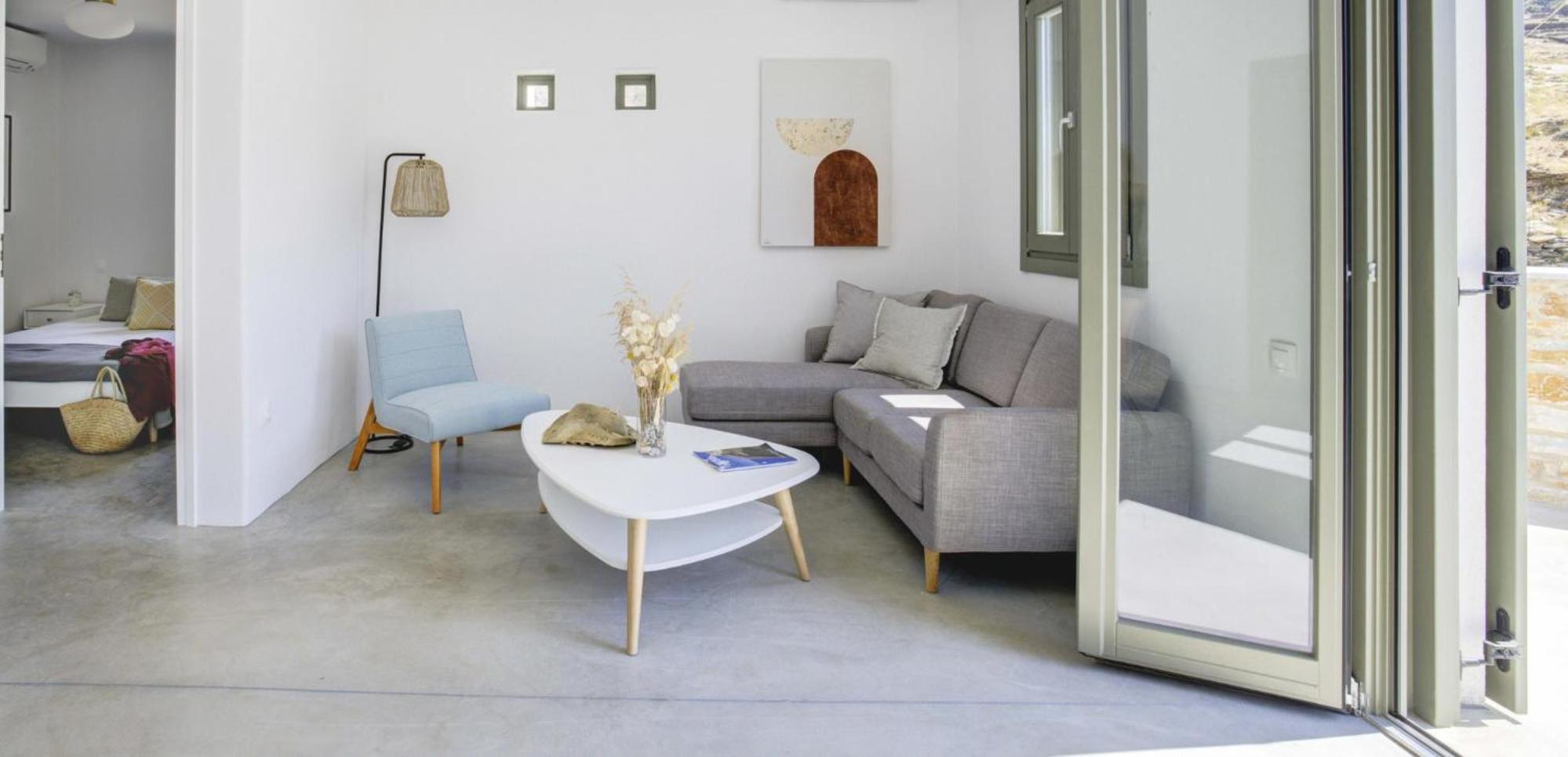Apartment with Balcony photo 1