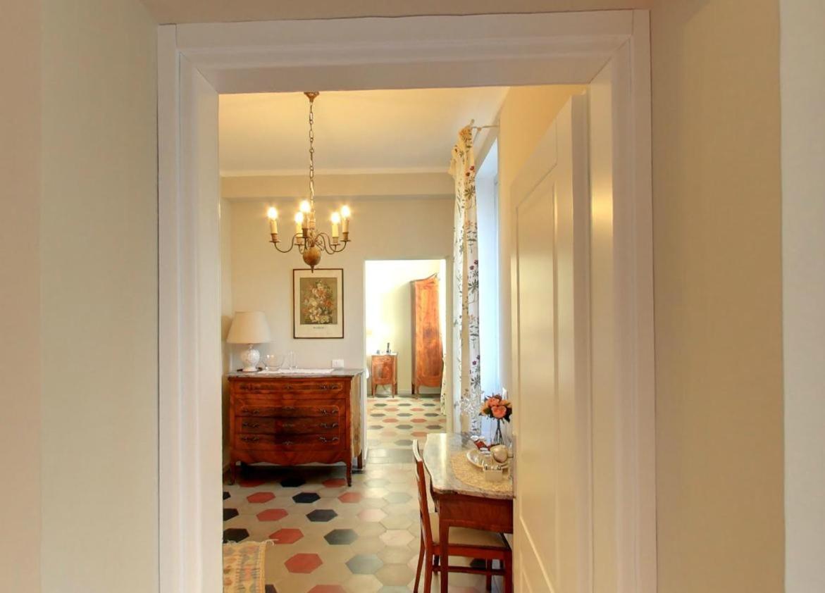 Queen Room with Balcony photo 1