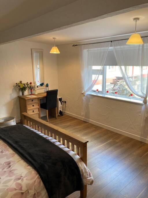 Cottage with Garden View - Photo 48