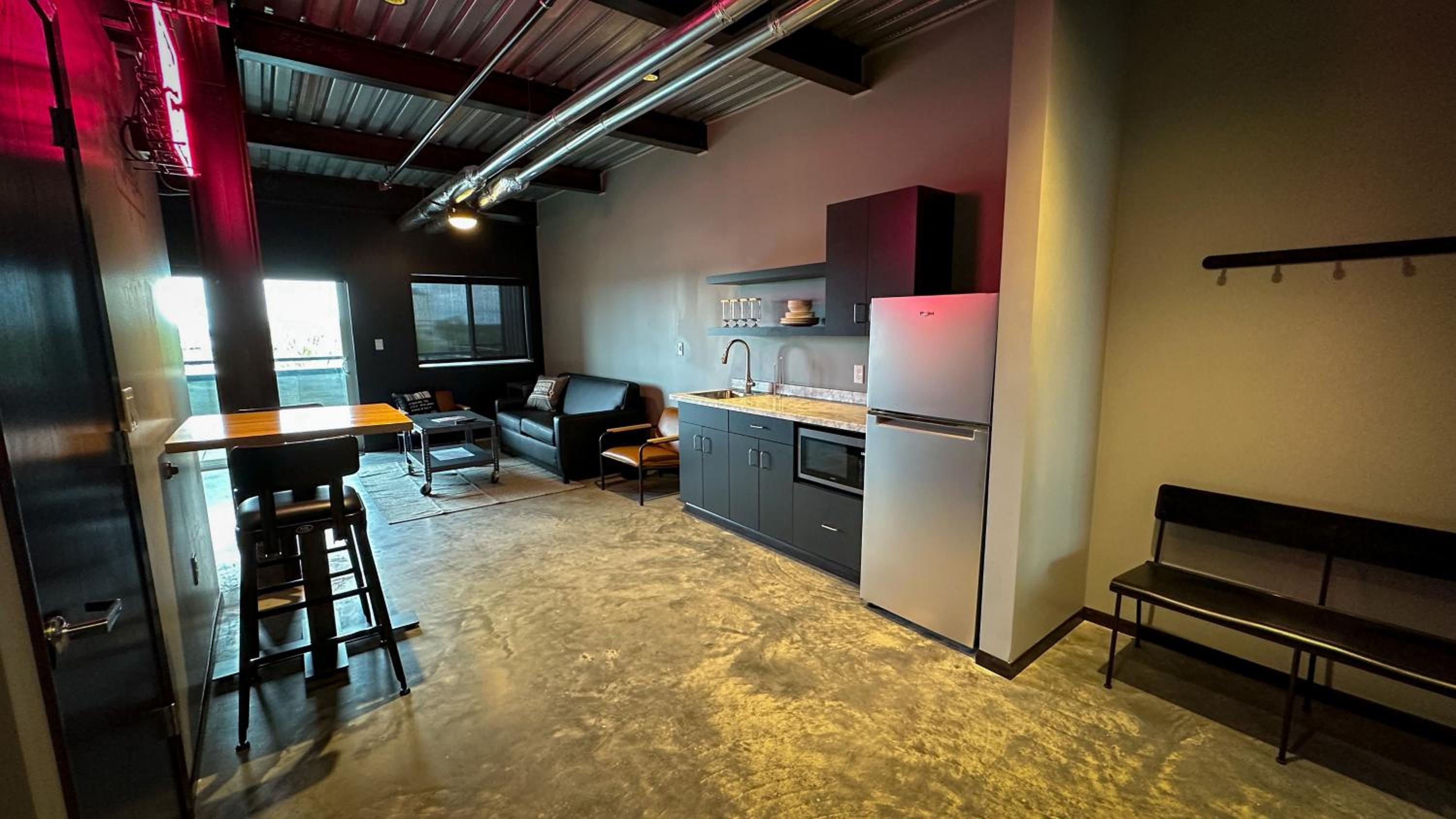 King Studio - Photo 3