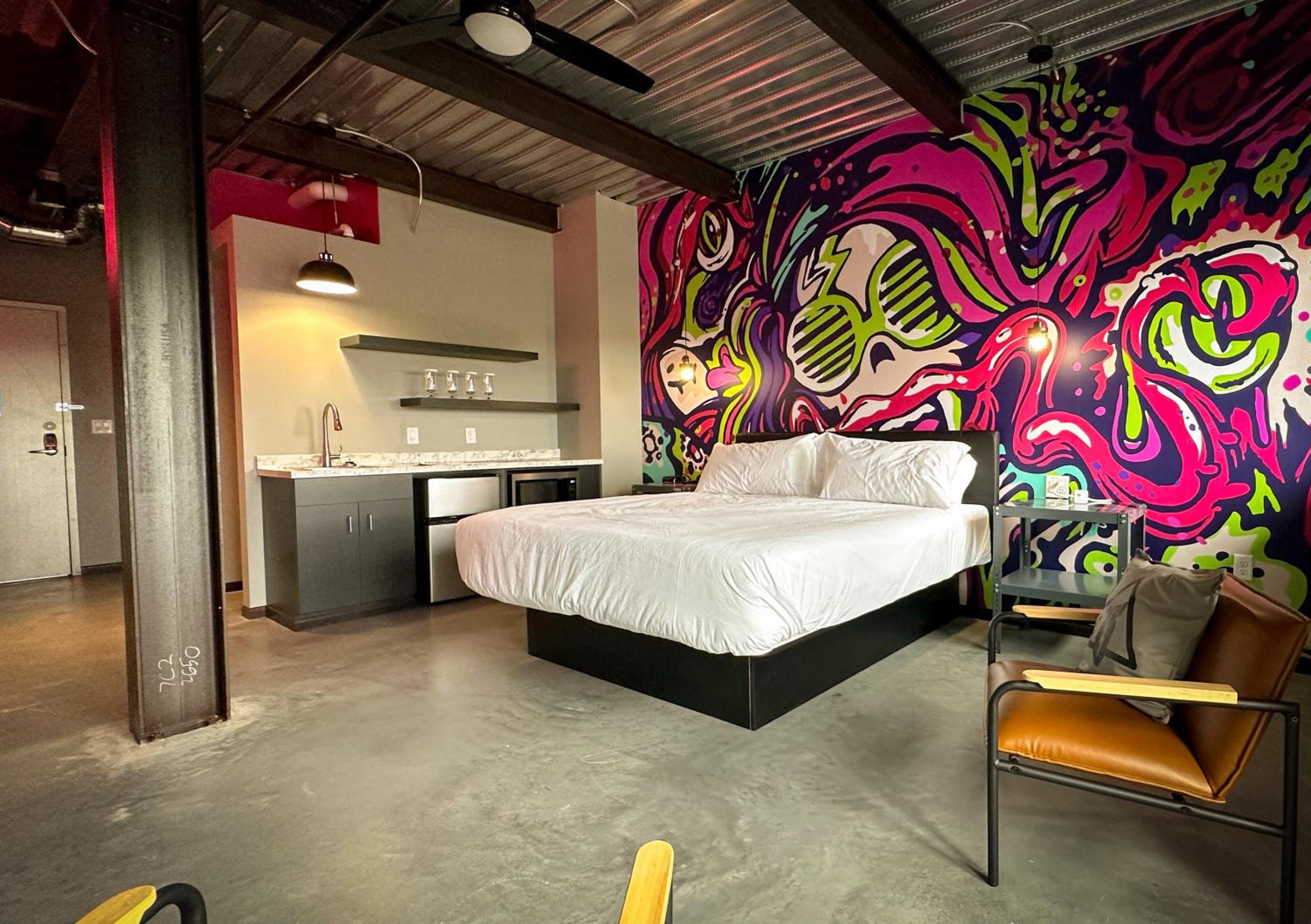 Deluxe King Room - Photo 1