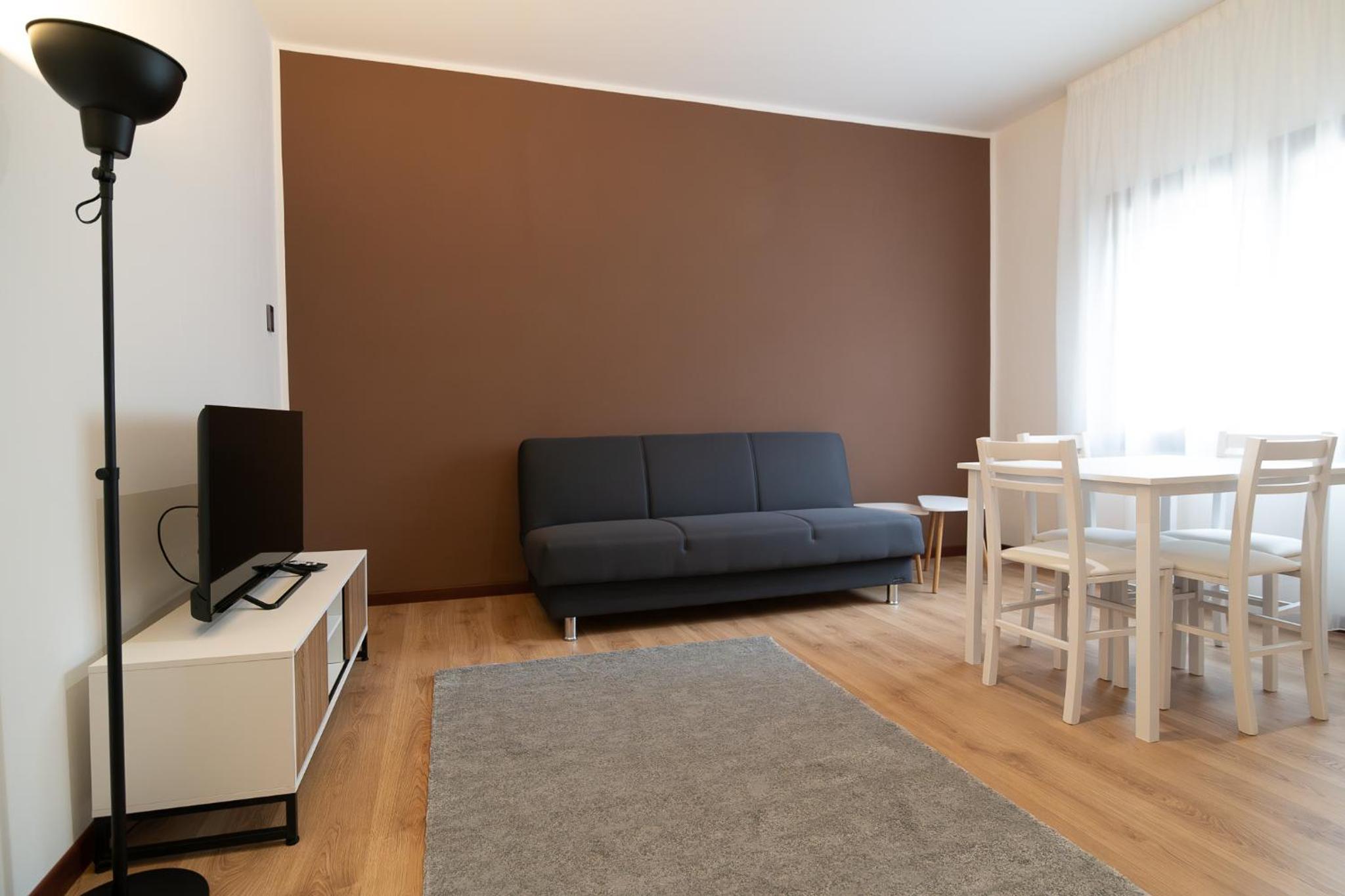 One-Bedroom Apartment - Photo 1