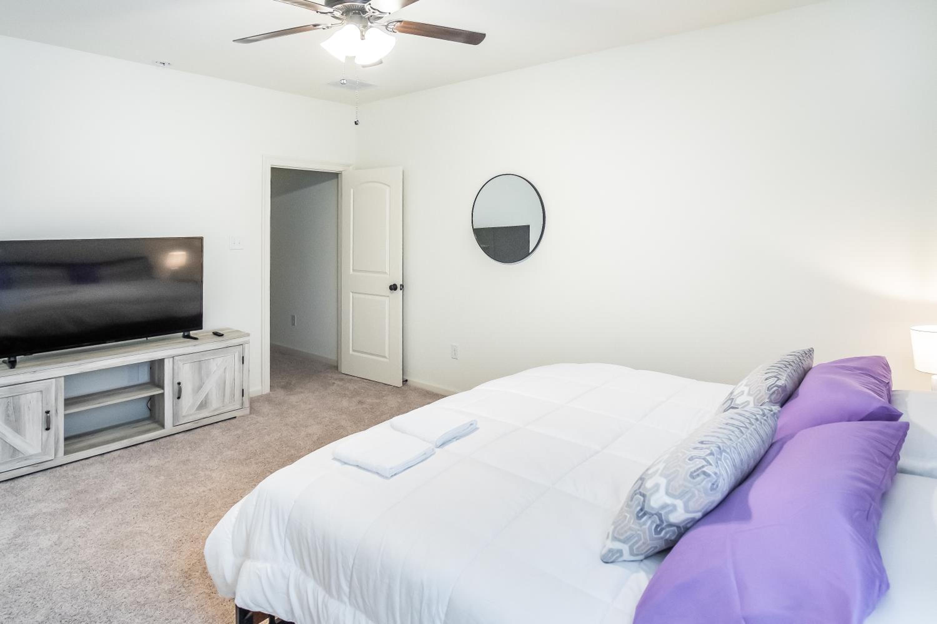 Four-Bedroom House photo 2