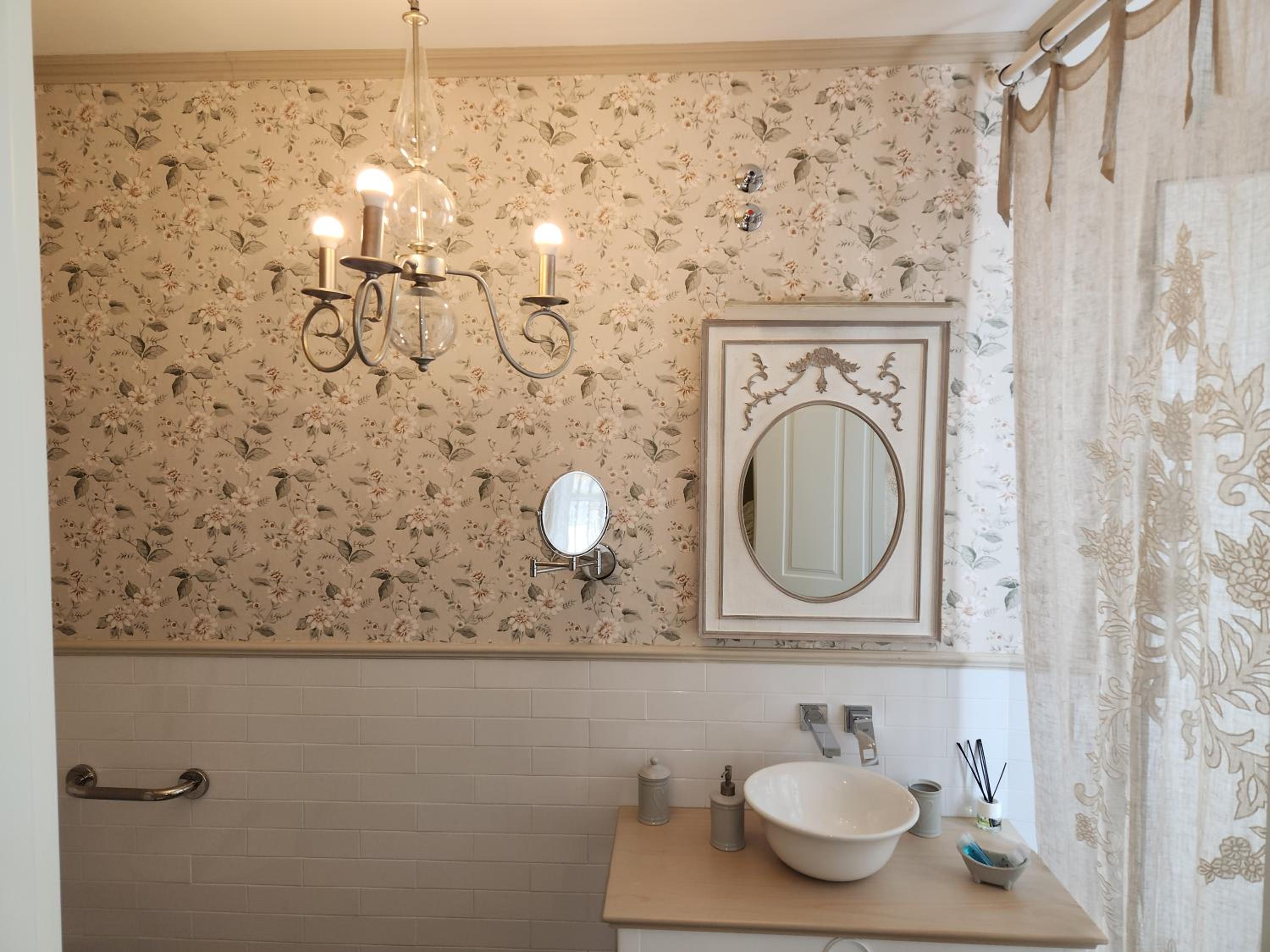 Deluxe King Room - Photo 12