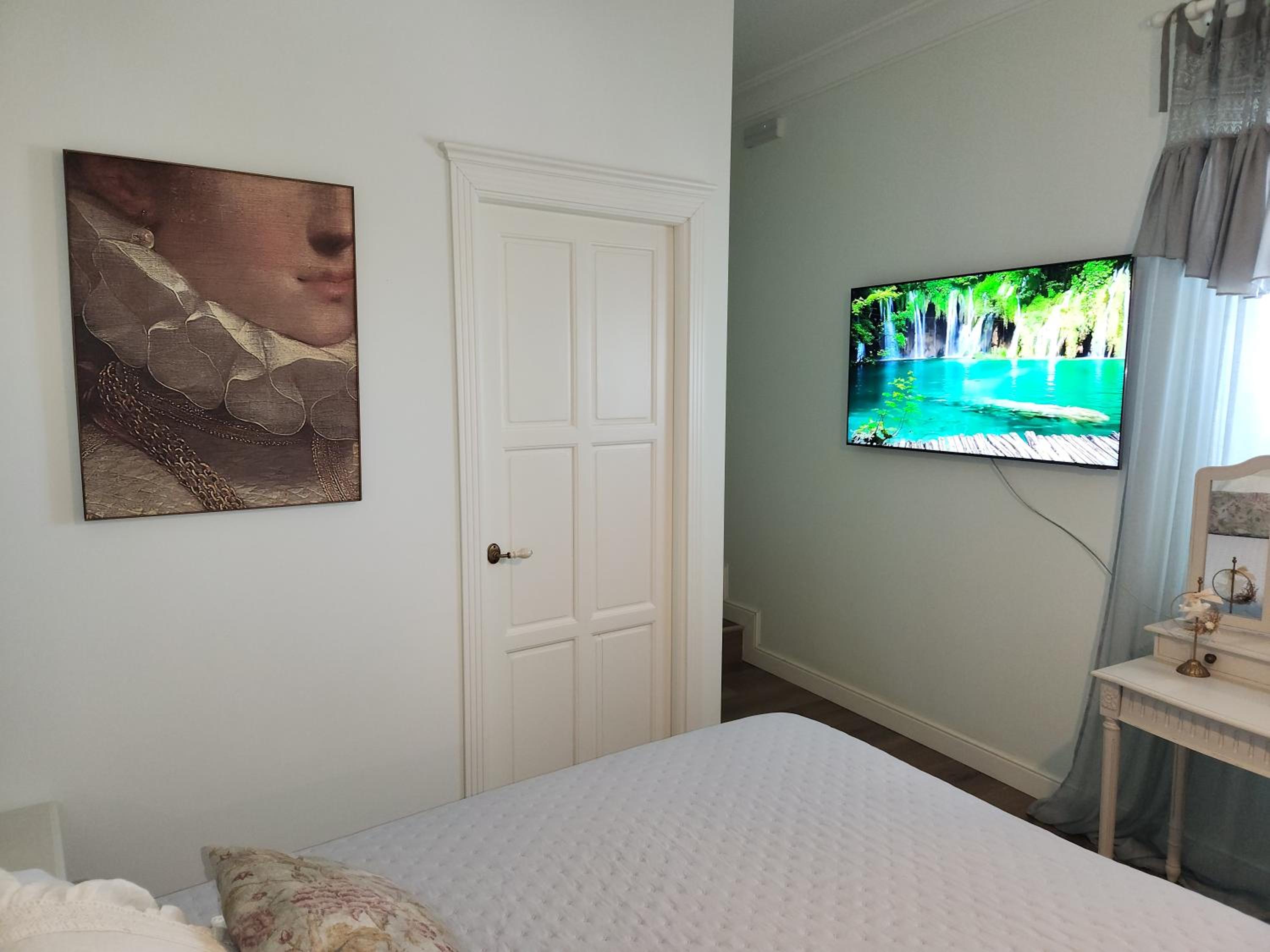 Deluxe King Room - Photo 4
