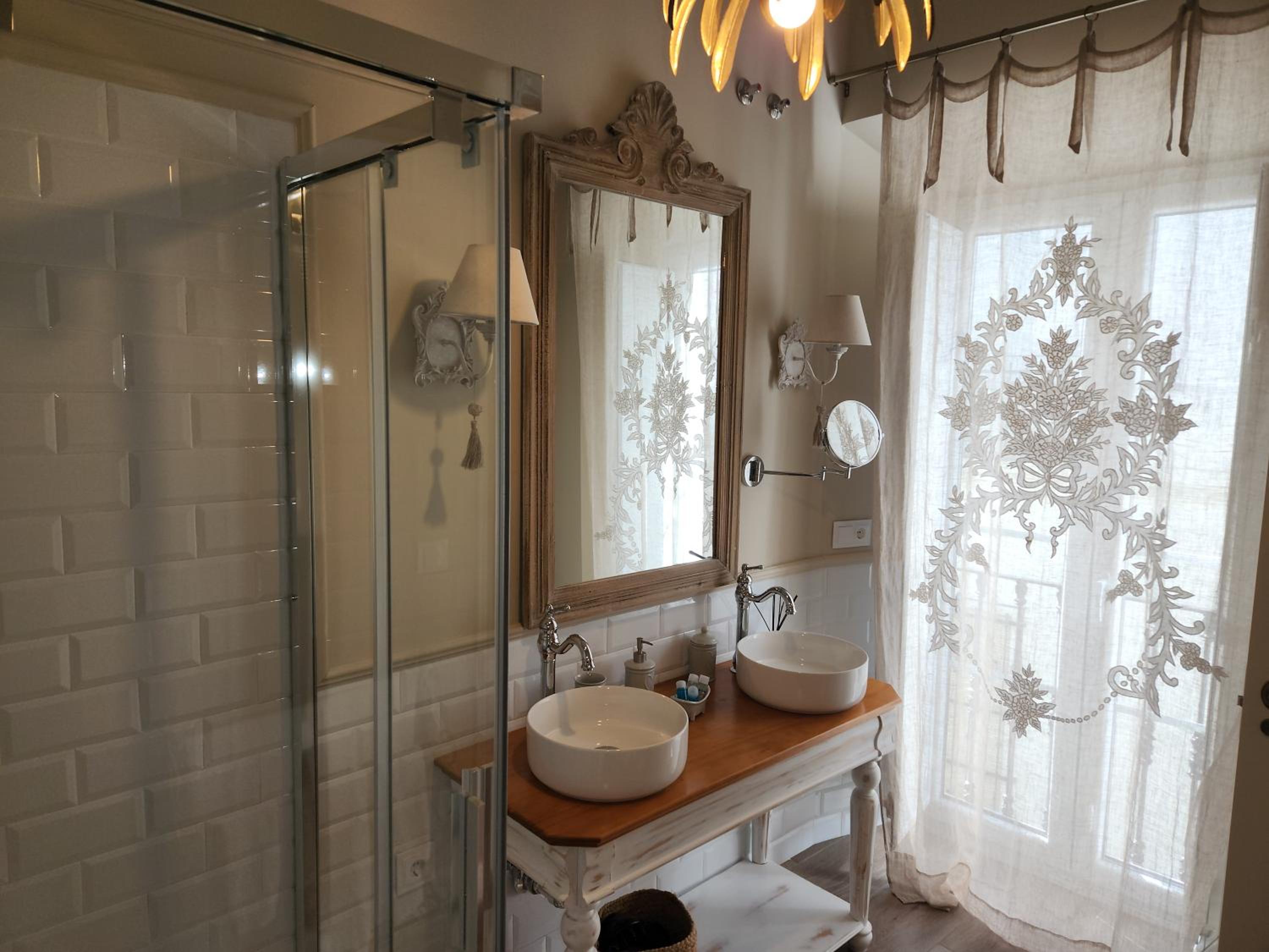 Triple Room with Balcony - Photo 2
