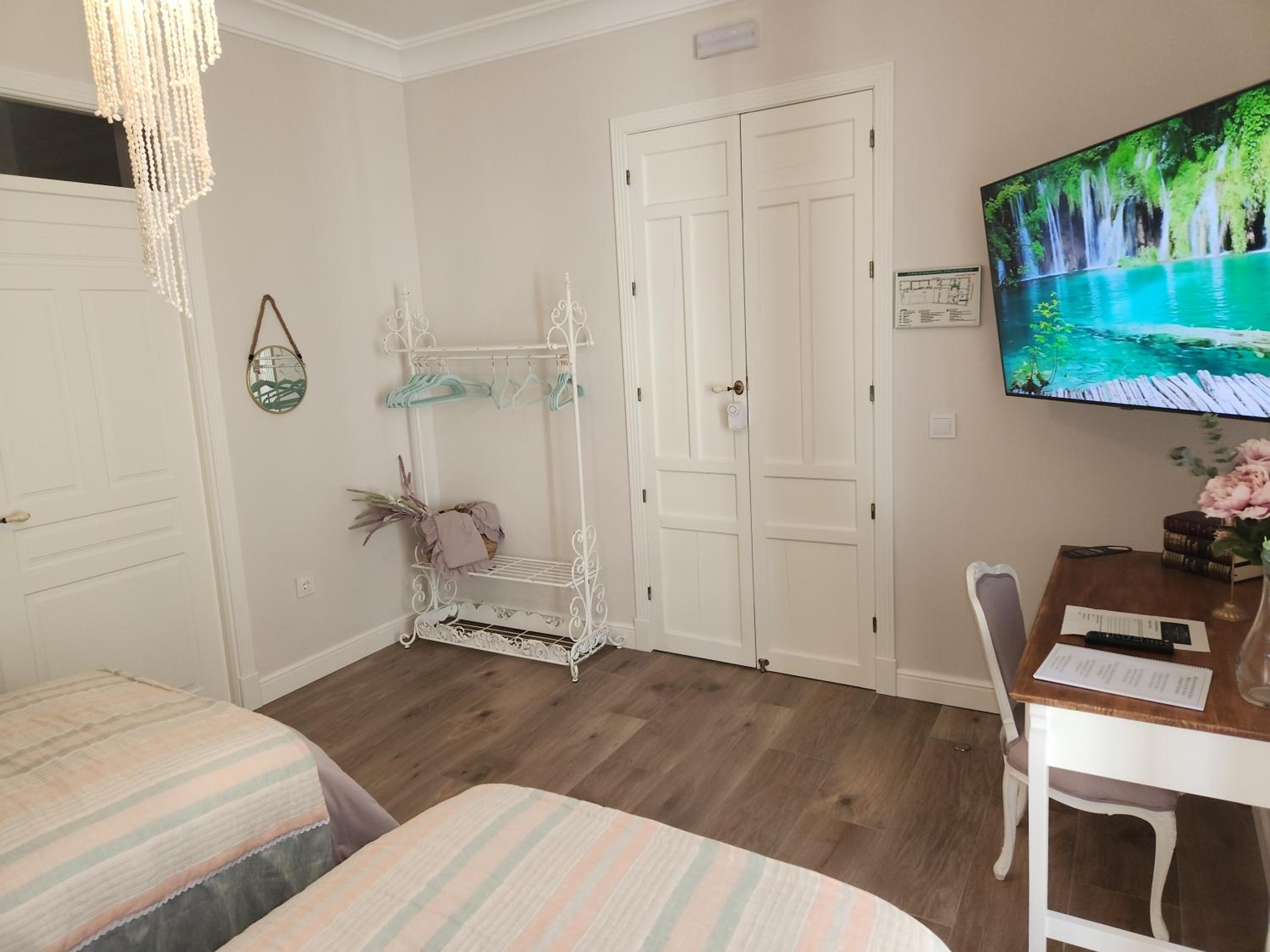 Triple Room with Balcony - Photo 4