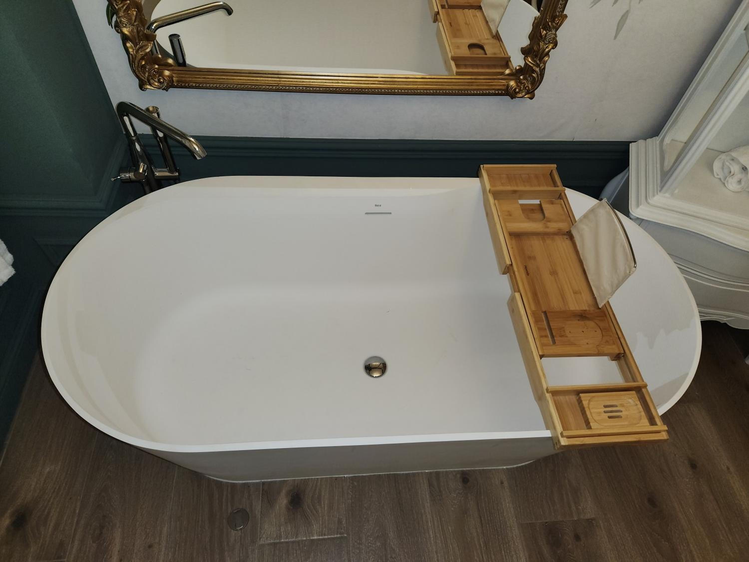 Junior Suite with Pool View - Photo 13