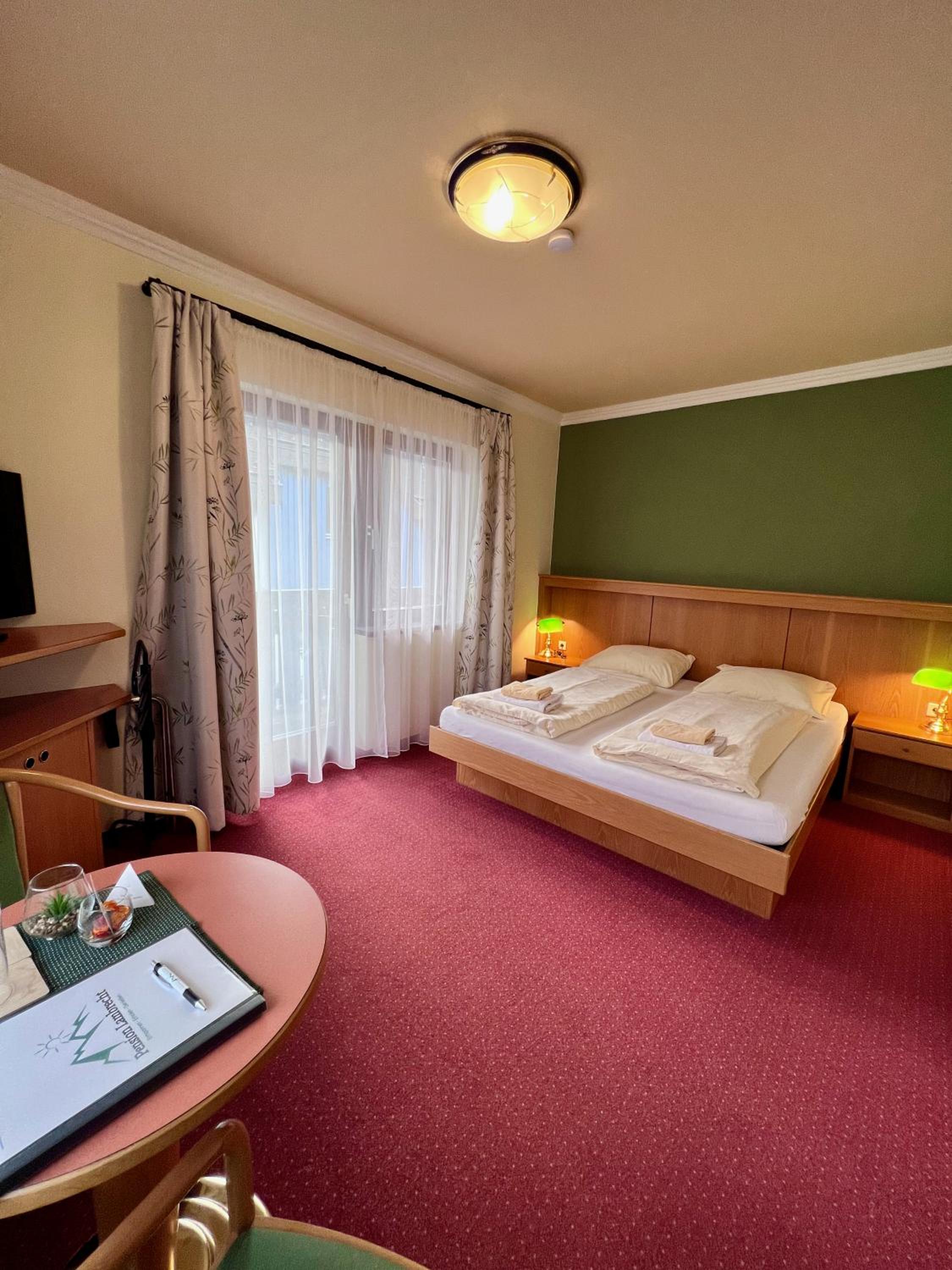 Double Room - Photo 9