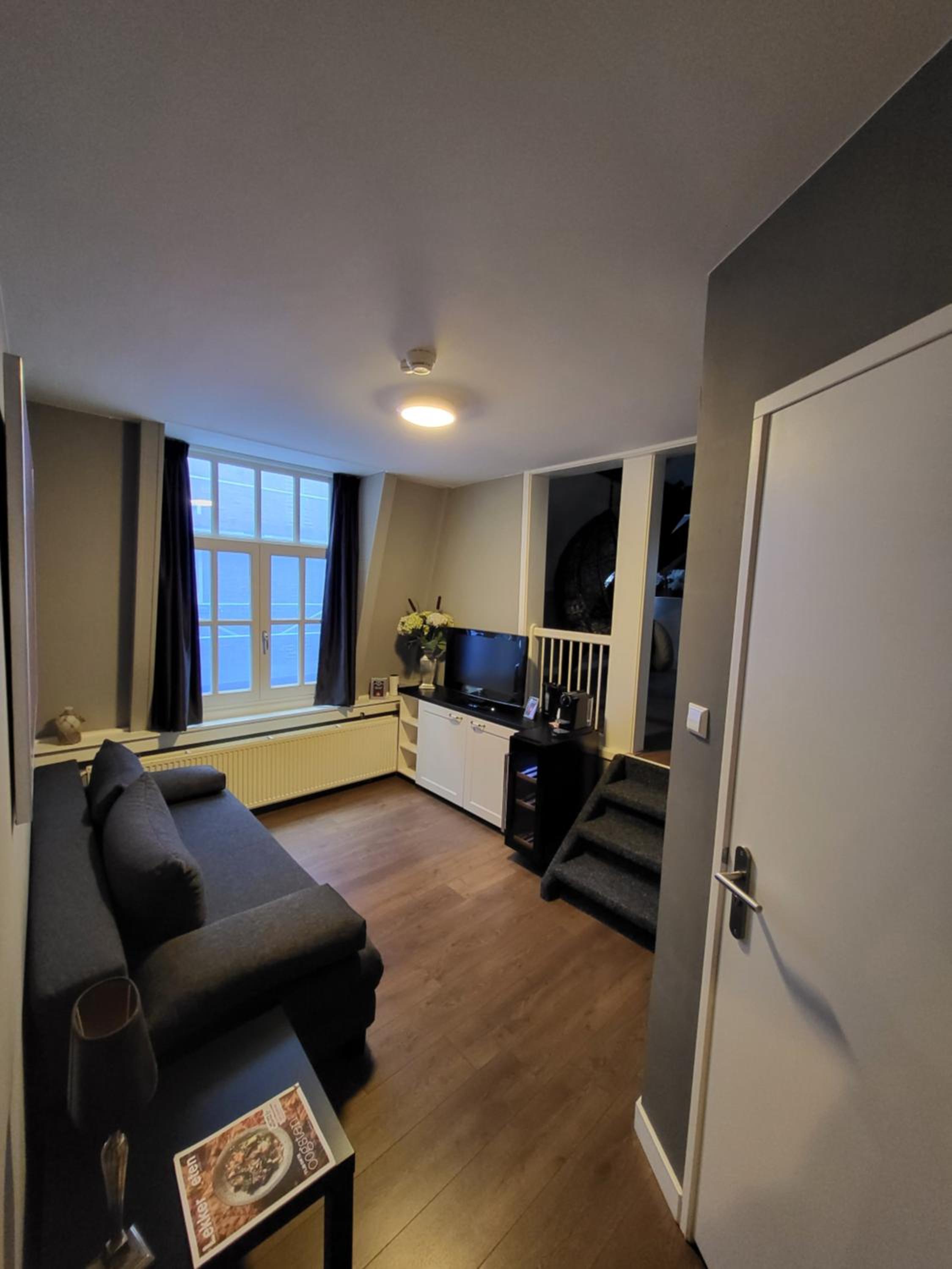 Two-Bedroom Suite - Photo 3