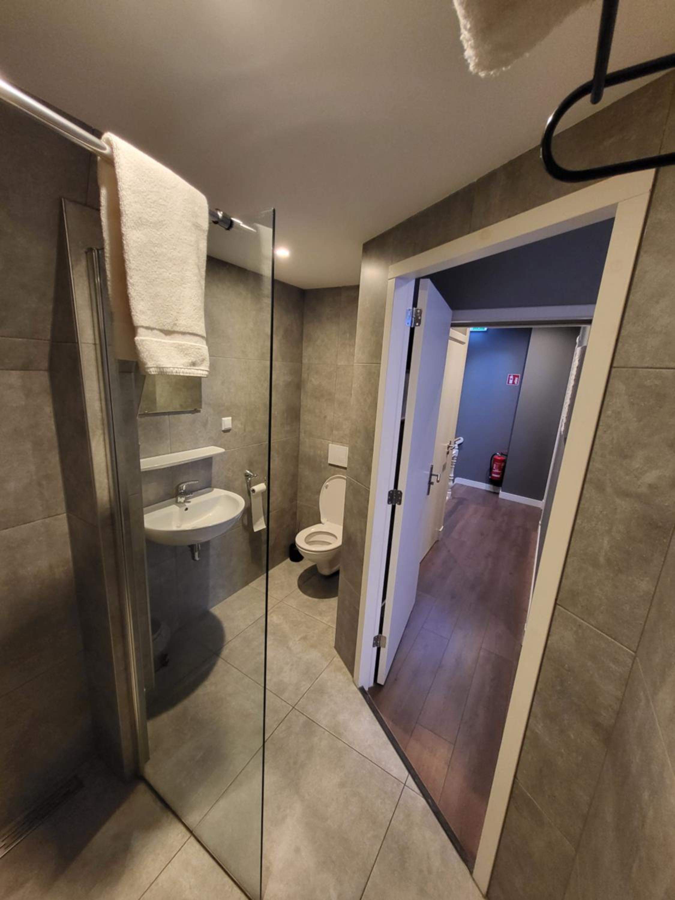 Two-Bedroom Suite - Photo 6