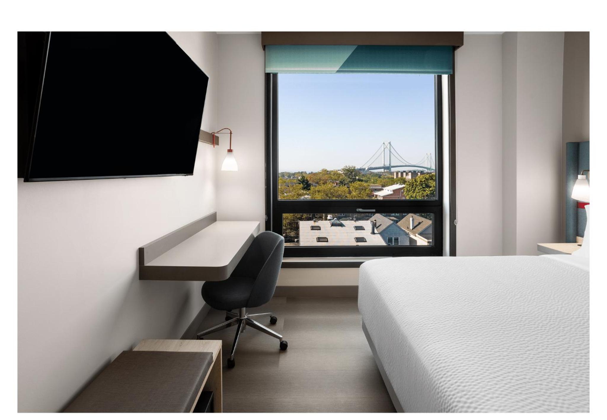 Standard King Room - Photo 2