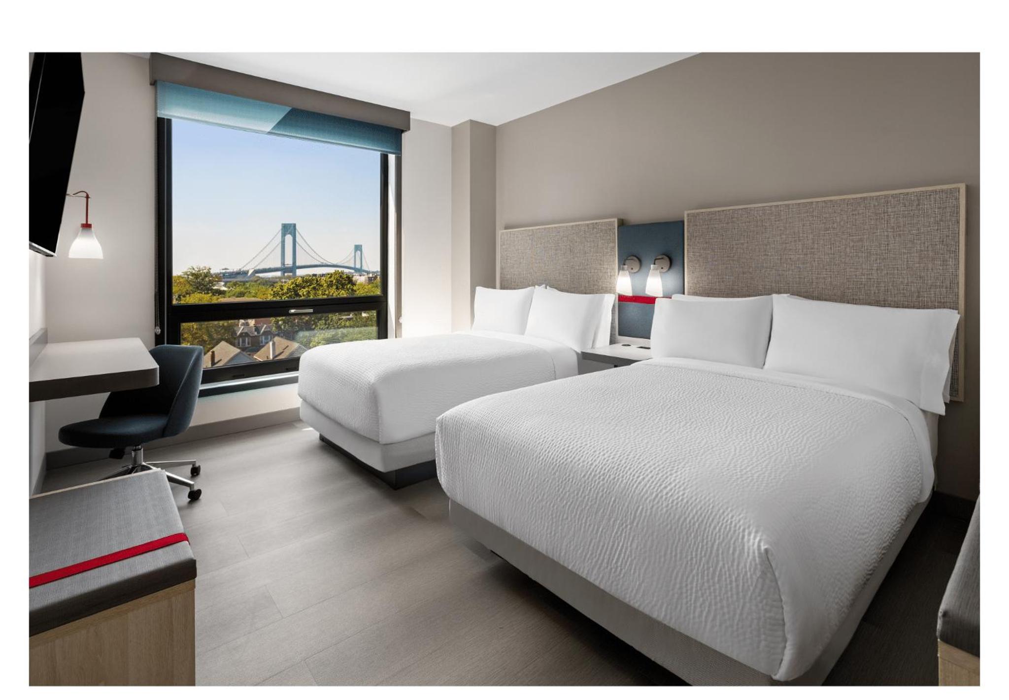 Executive Double Room with Two Double Beds - Photo 1