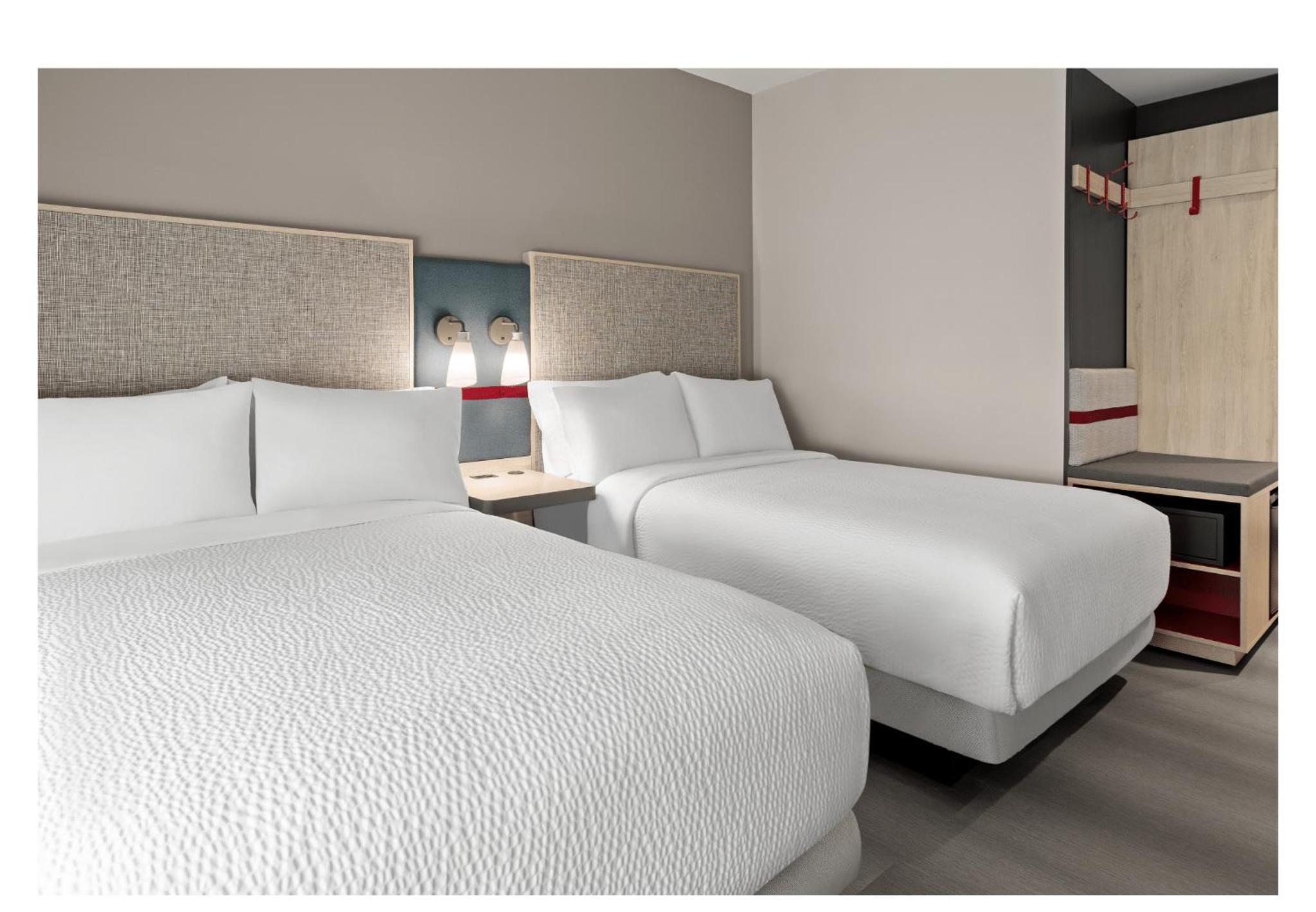 Executive Double Room with Two Double Beds - Photo 6
