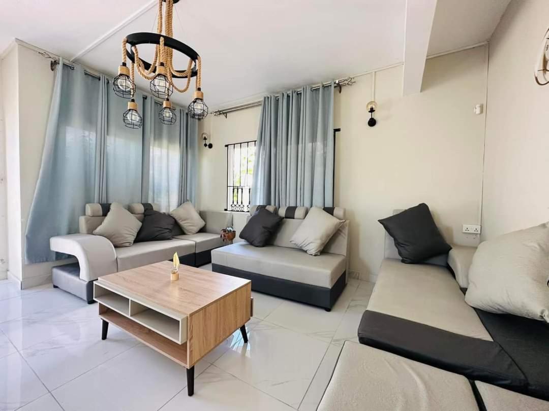 Three-Bedroom Villa photo 3