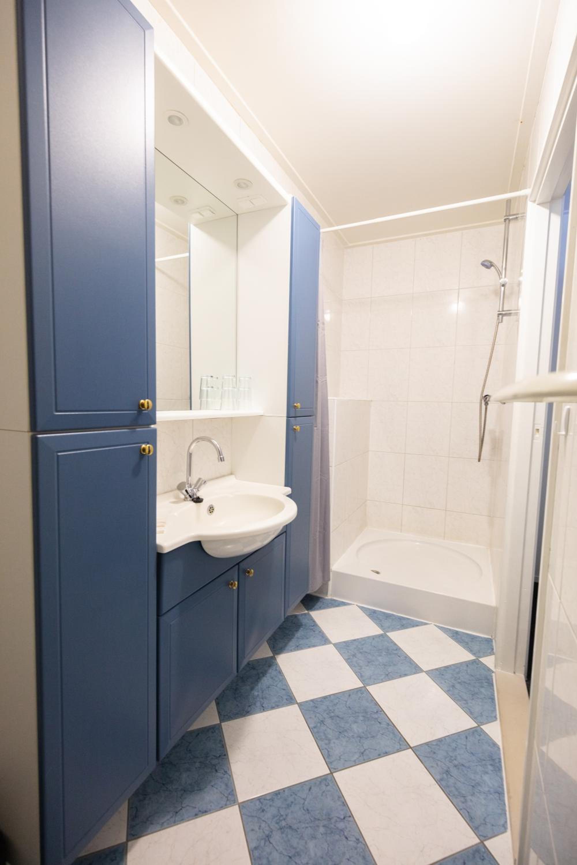 Quadruple Room with Bathroom photo 2