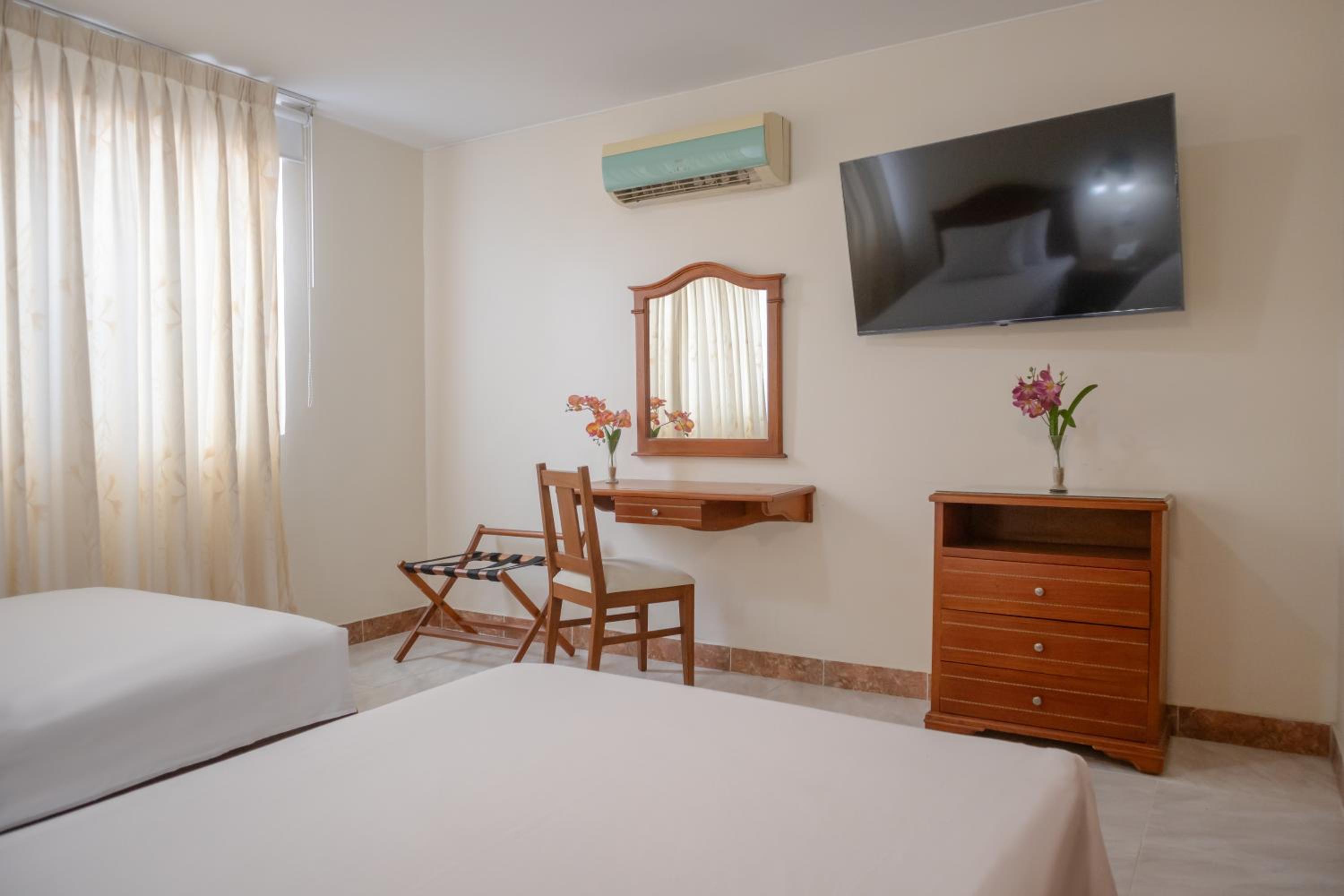 2 Single Beds - Non Smoking - Photo 2