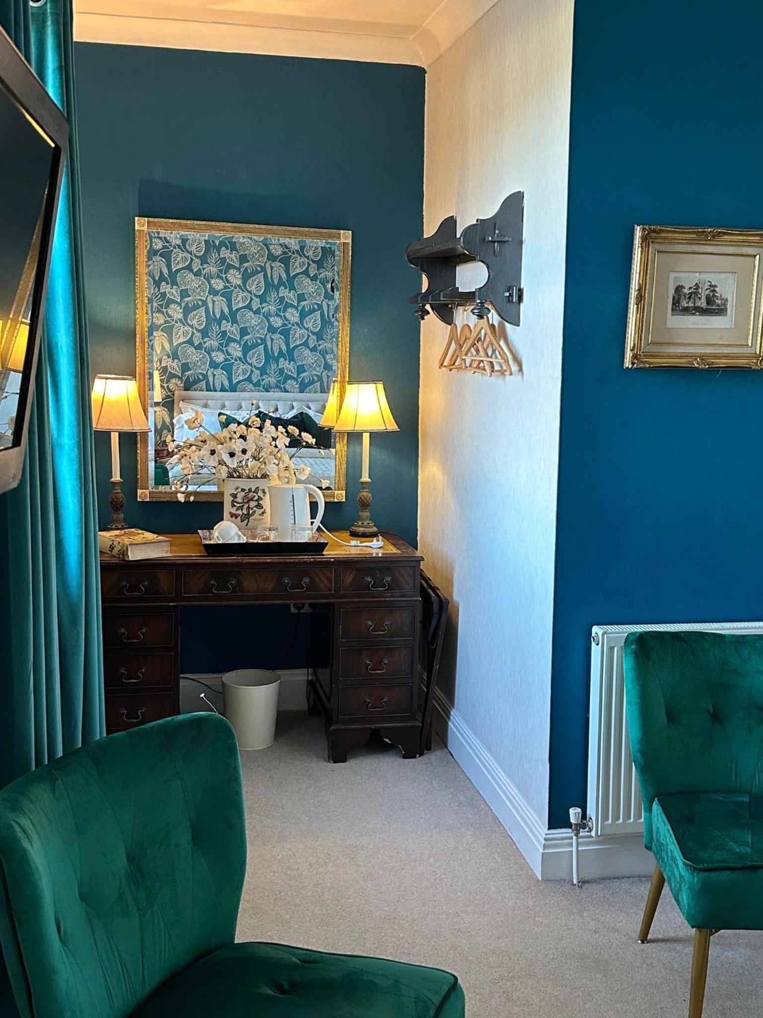 Superior King Room photo 2