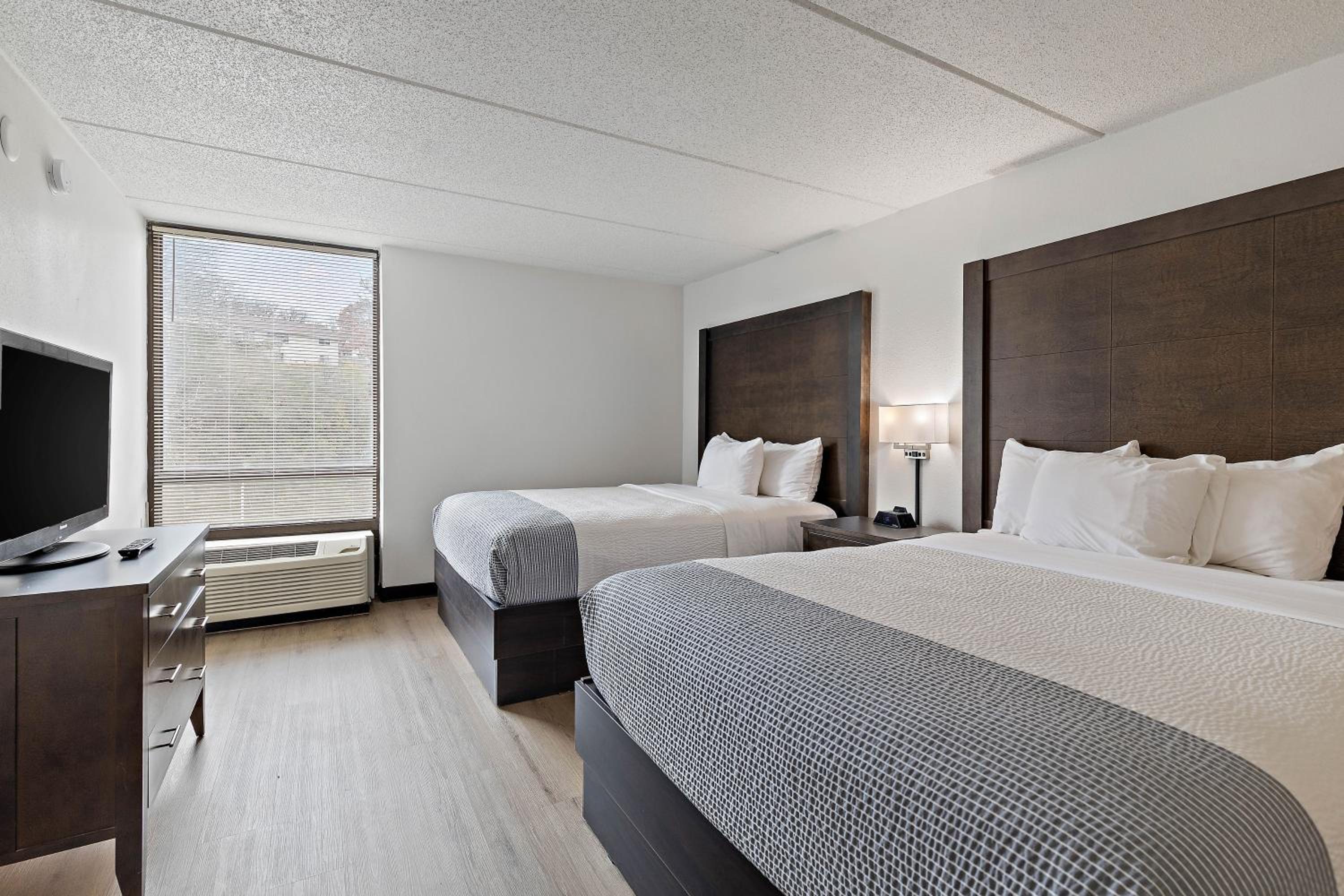 One -Bedroom Suite with Two Queen Beds, Non-Smoking - Photo 1