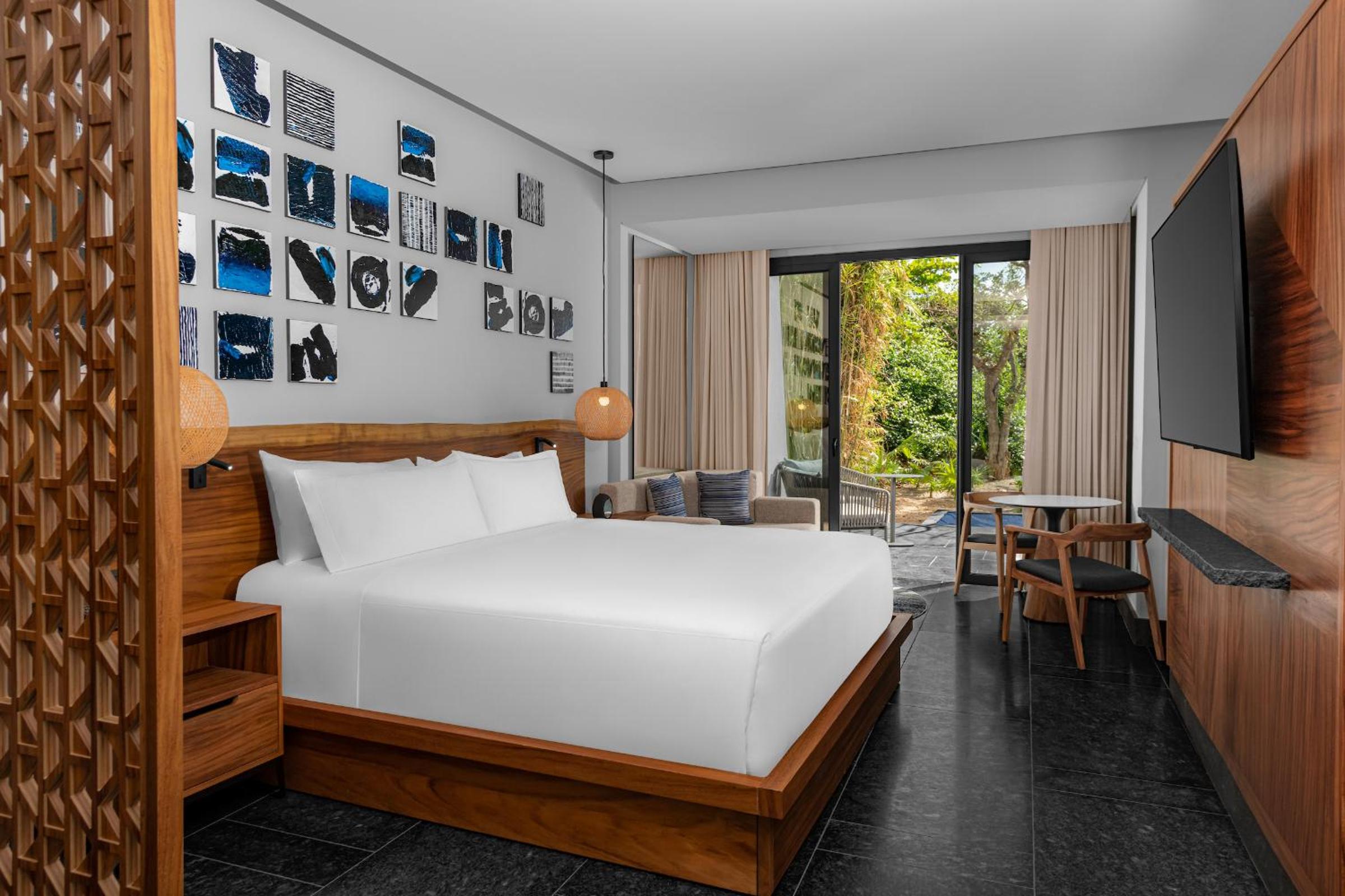 King Room with Tropical View - Photo 2