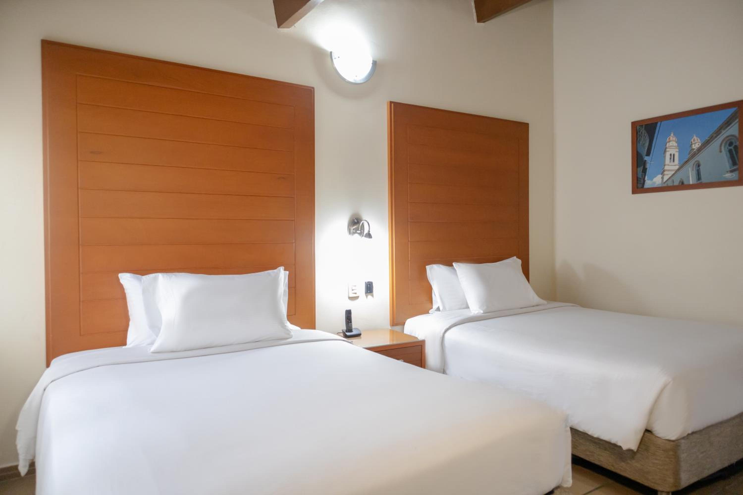 2 Double Beds Executive Room Non-Smoking - Photo 2