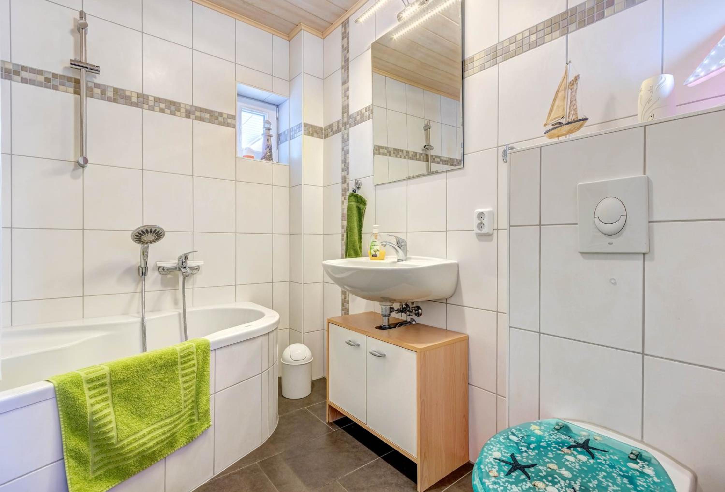 One-Bedroom Apartment with Terrace photo 3