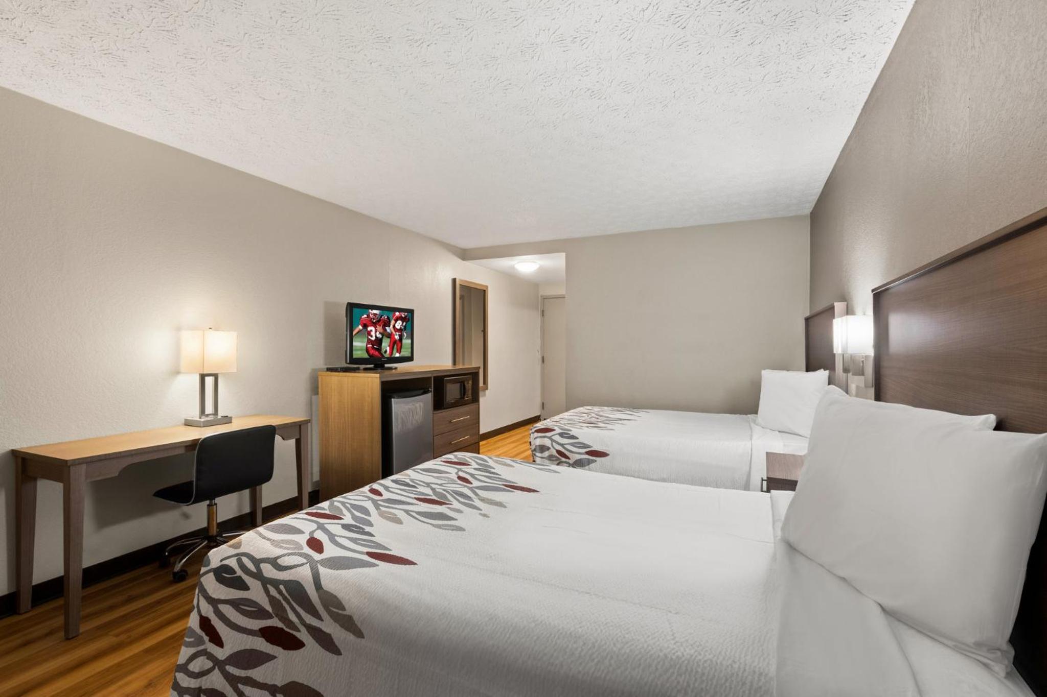 Deluxe Room with Two Double Beds Non-Smoking - Photo 5