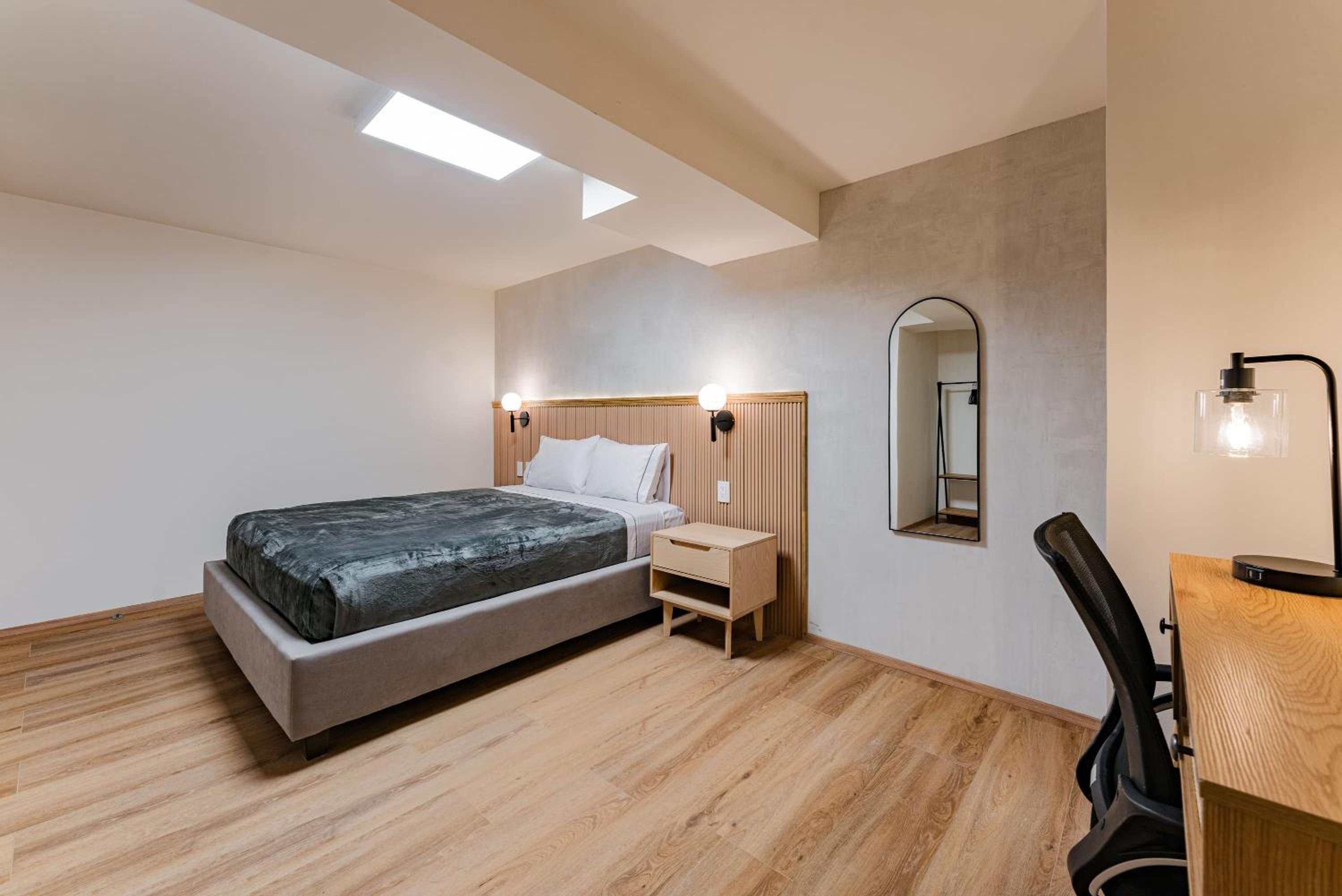 Standard Double Room - Photo 9
