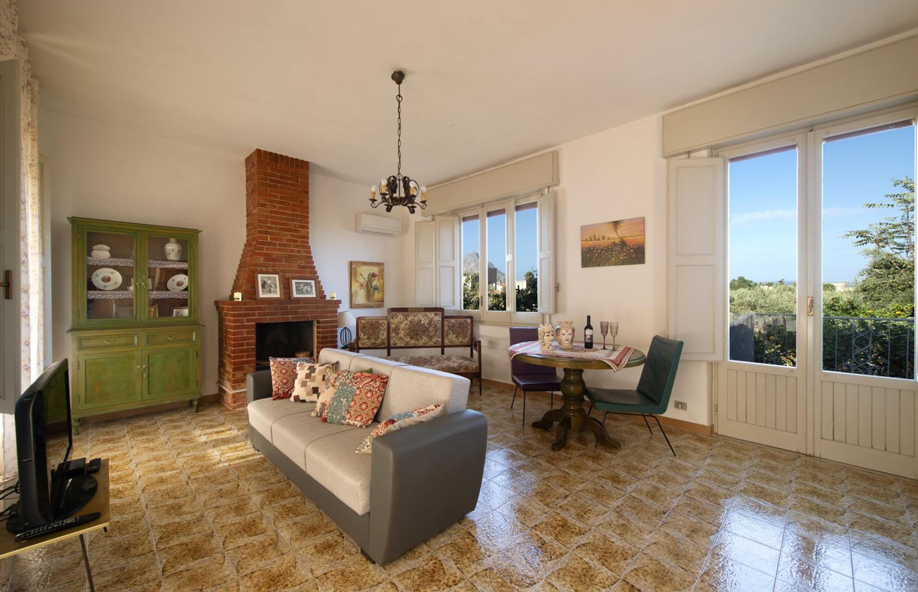 Three-Bedroom Villa photo 1