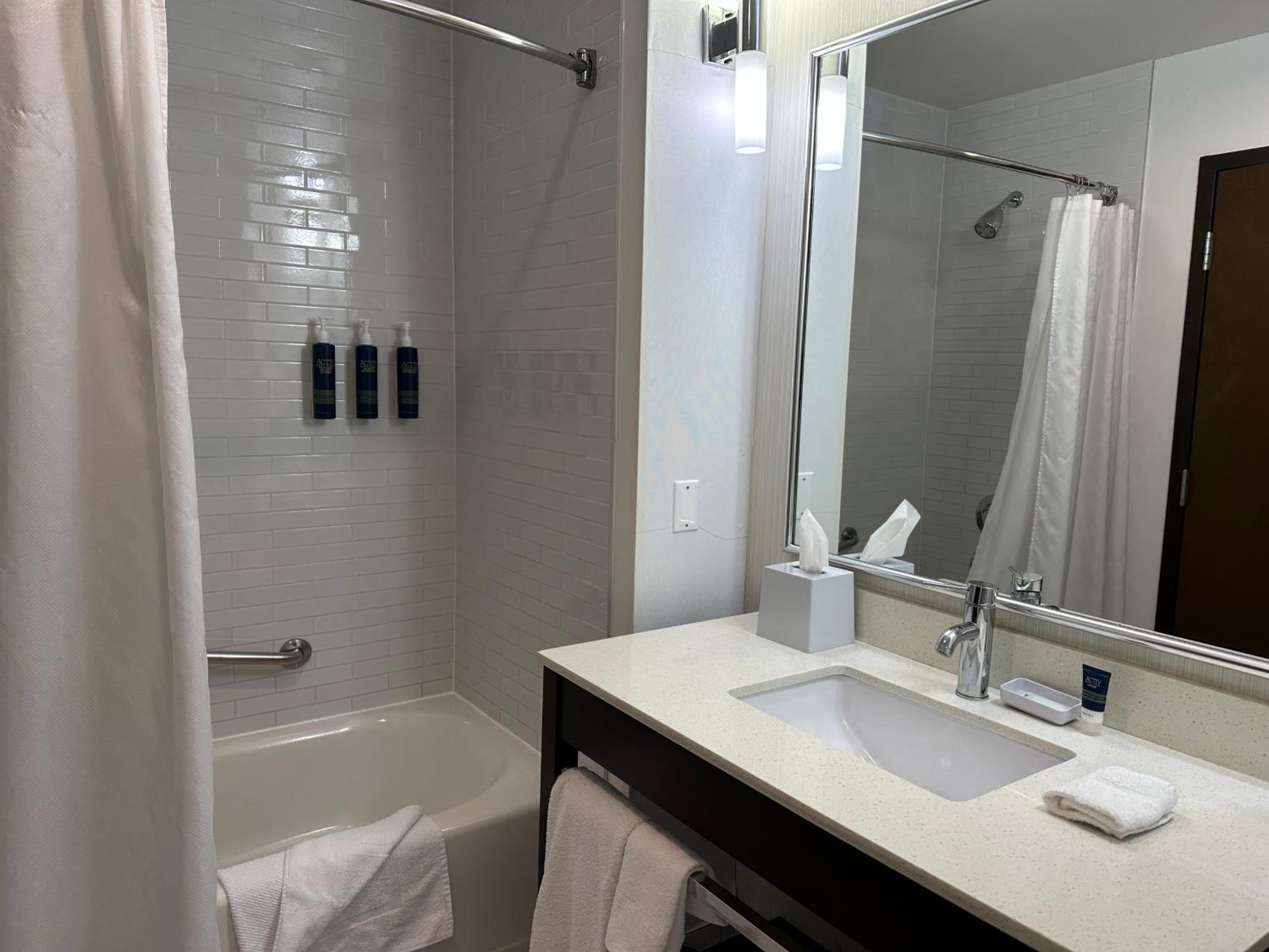 Suite, 1 King, Sofa bed, Corner room - Photo 3