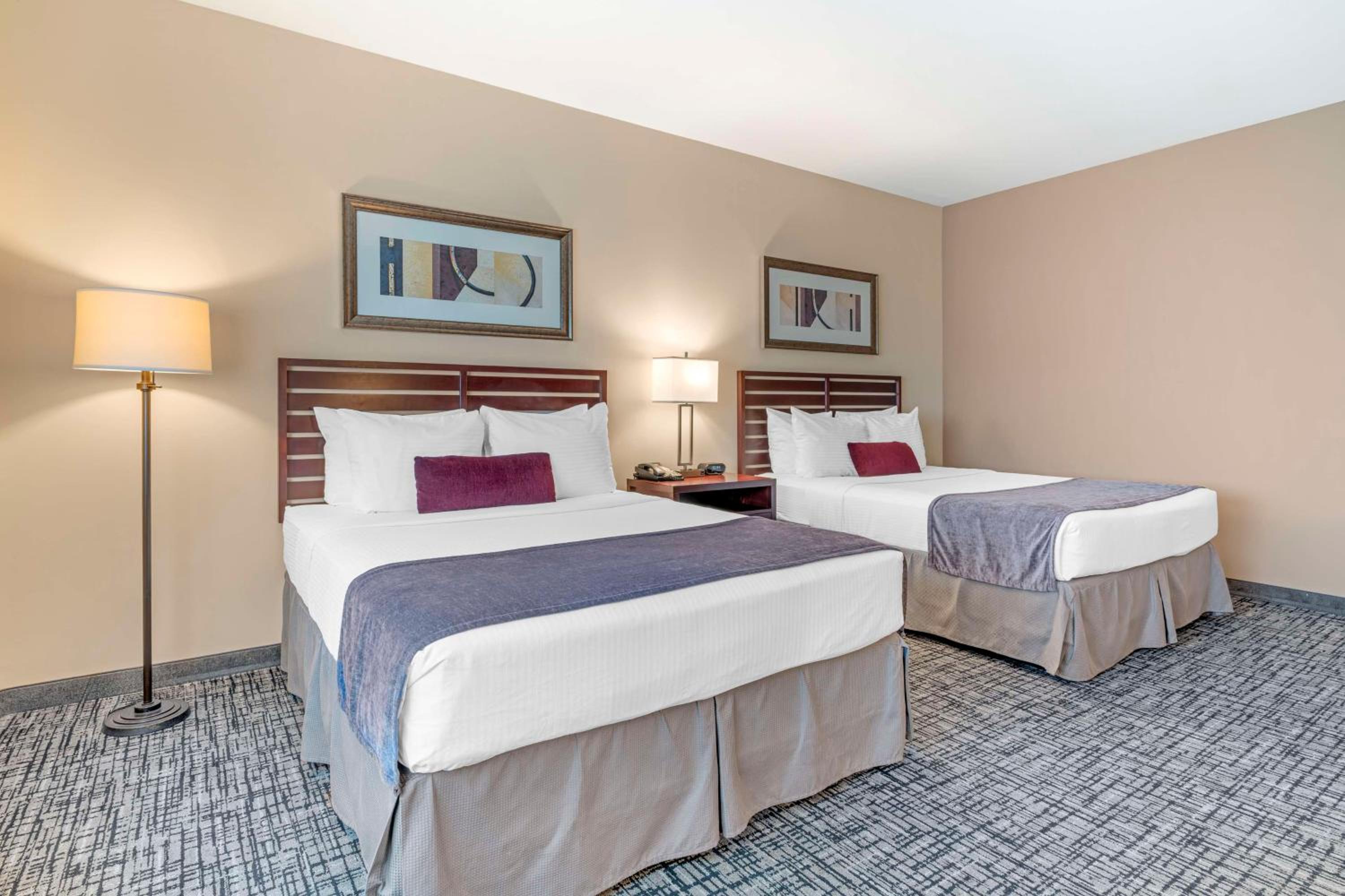 Queen Room with Two Queen Beds and Roll-In Shower - Disability Access/Non-Smoking photo 2