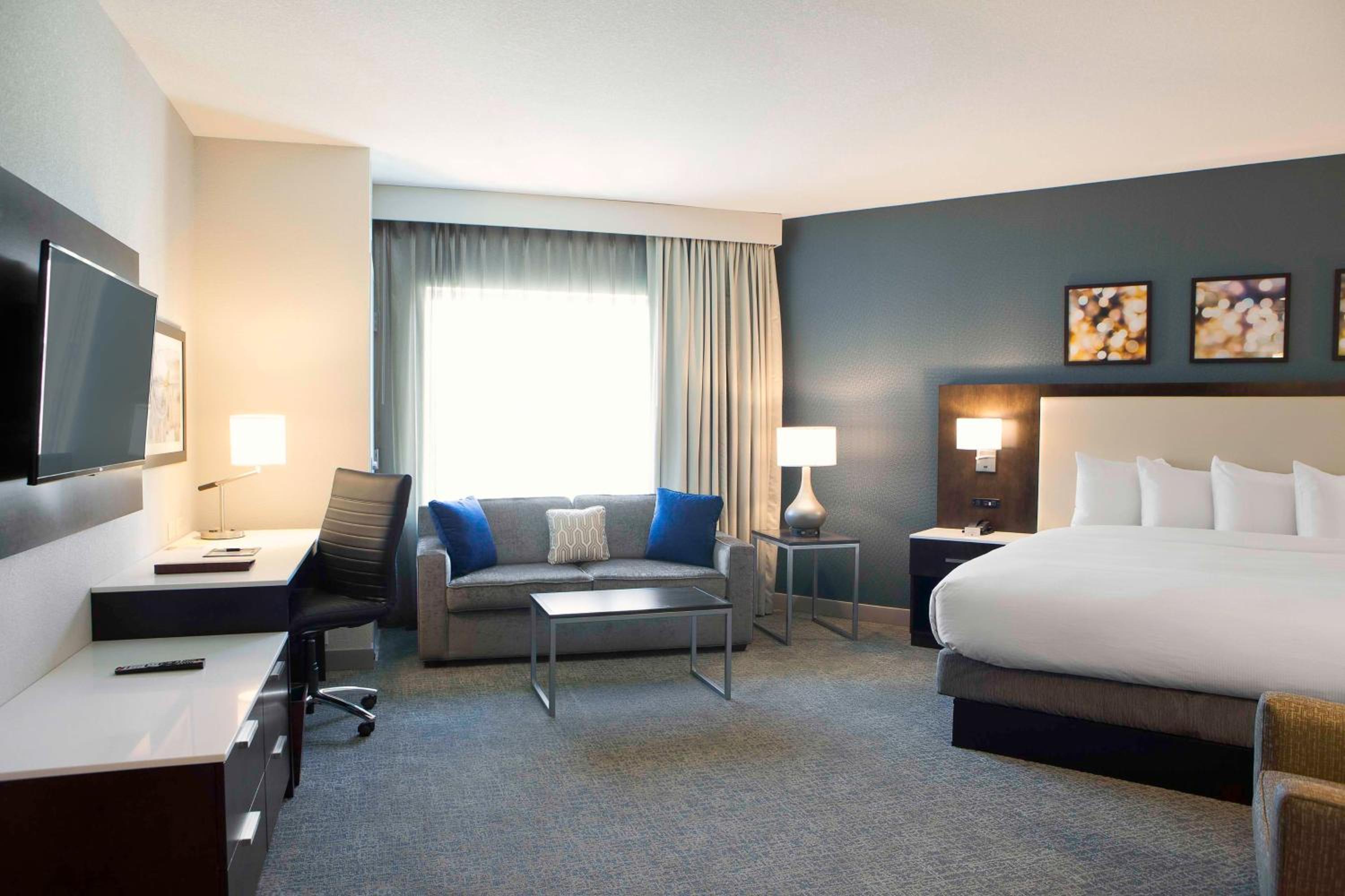 Junior King Suite photo 1