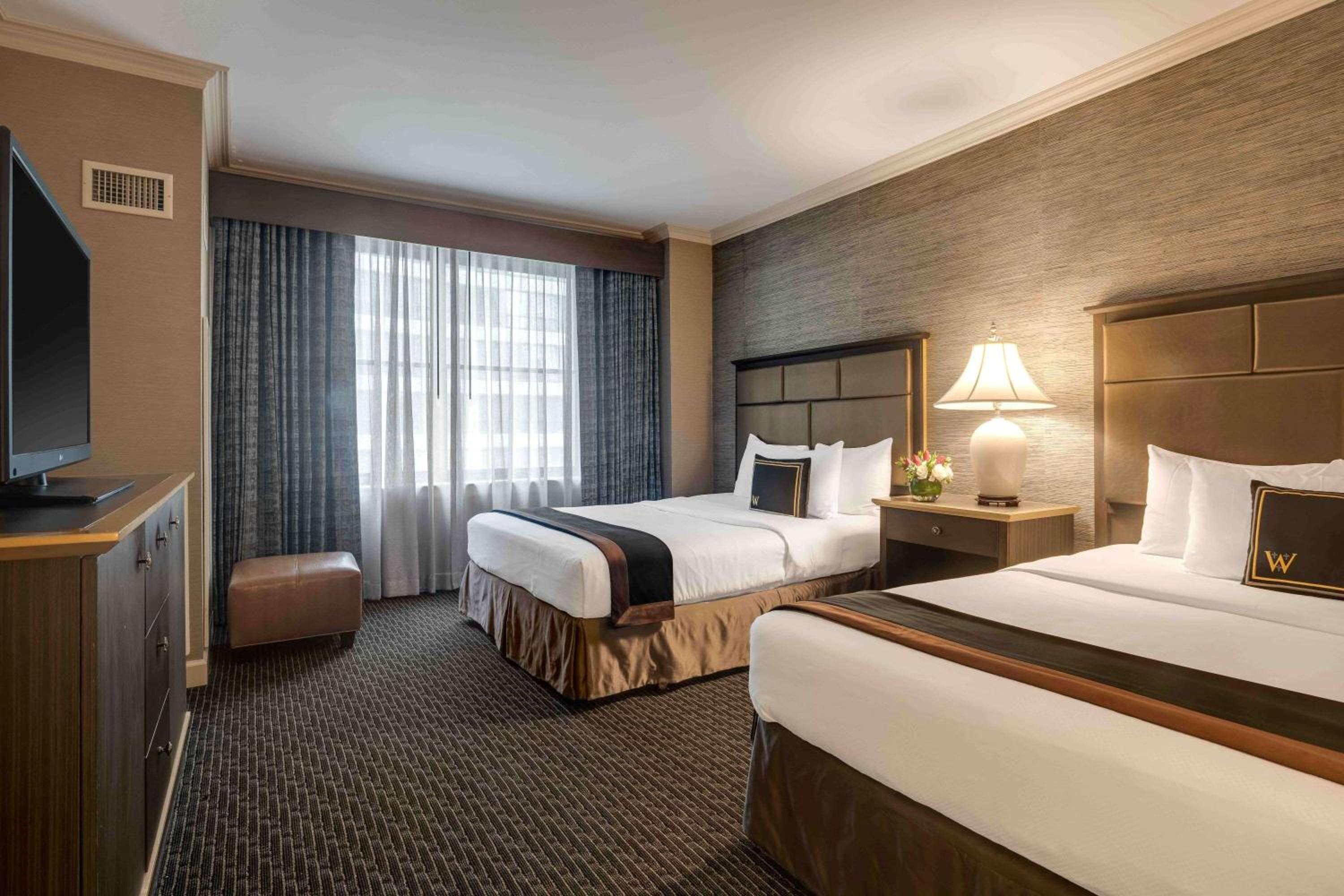 Queen Room with Two Queen Beds and Roll-In Shower - Disability Access/Non-Smoking