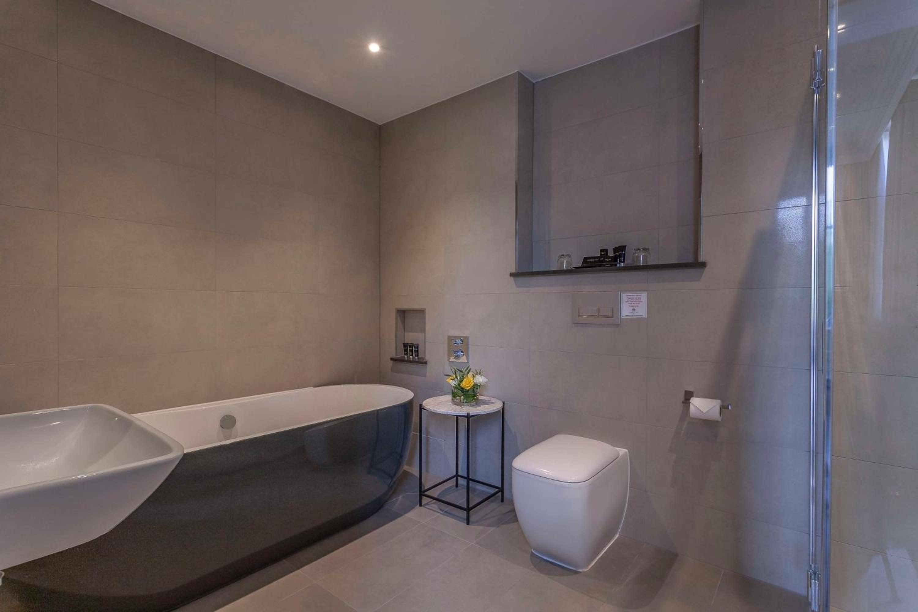Feature Room - Photo 5