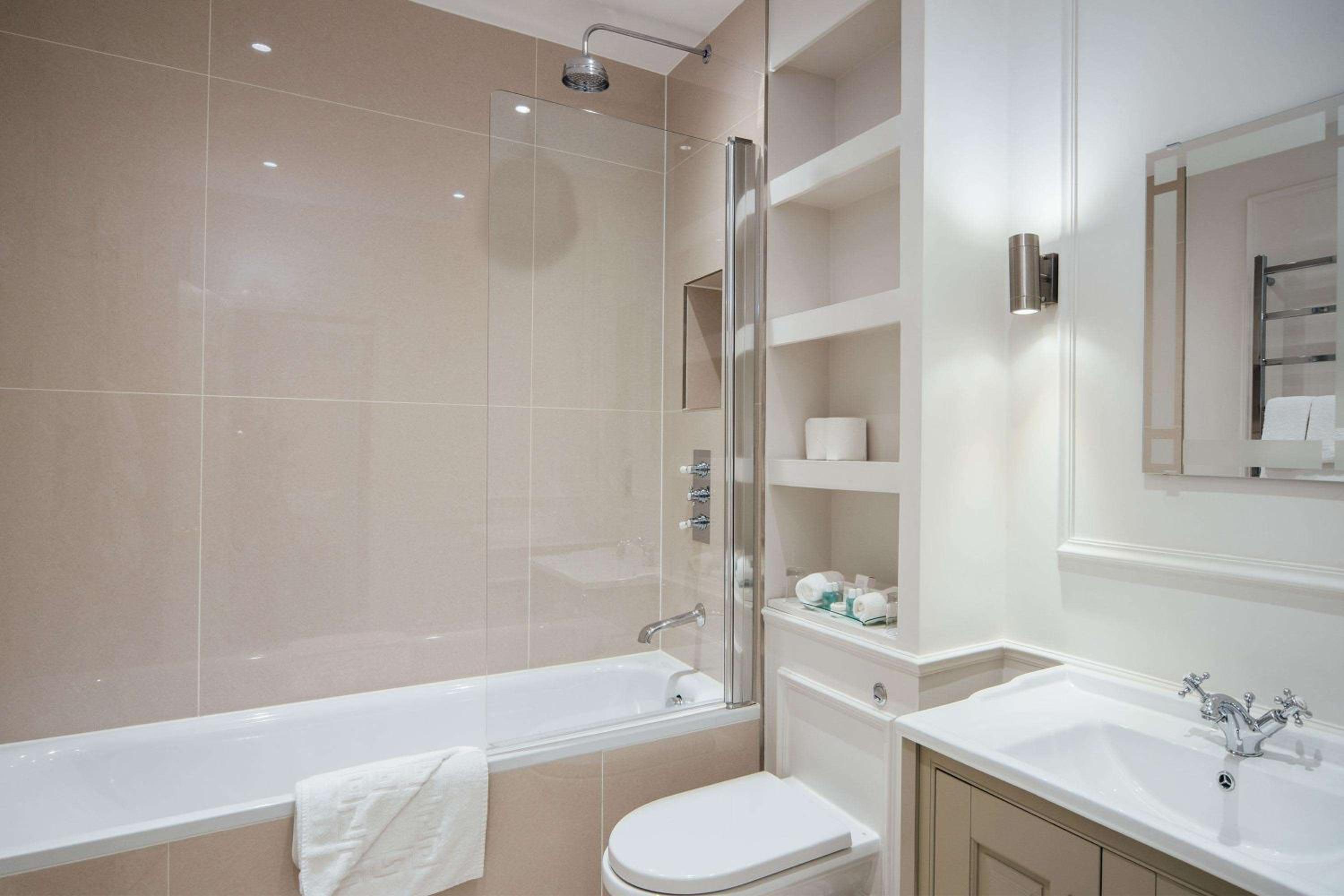 Deluxe Double Room - Photo 10