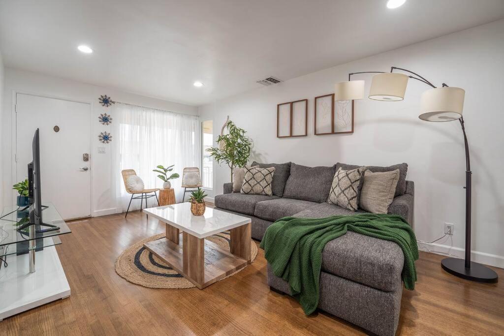 One-Bedroom House photo 1