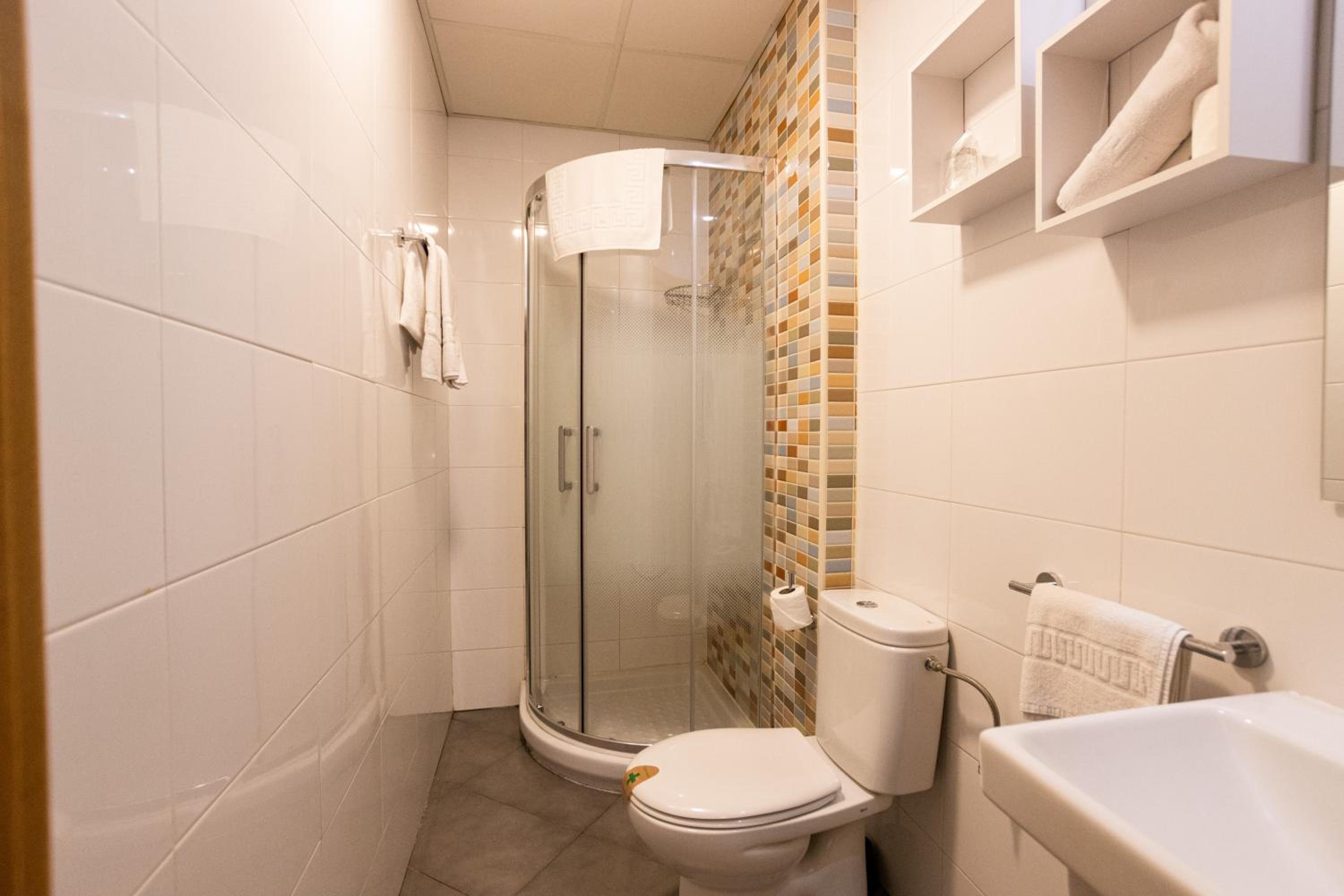 Large Single Room photo 2