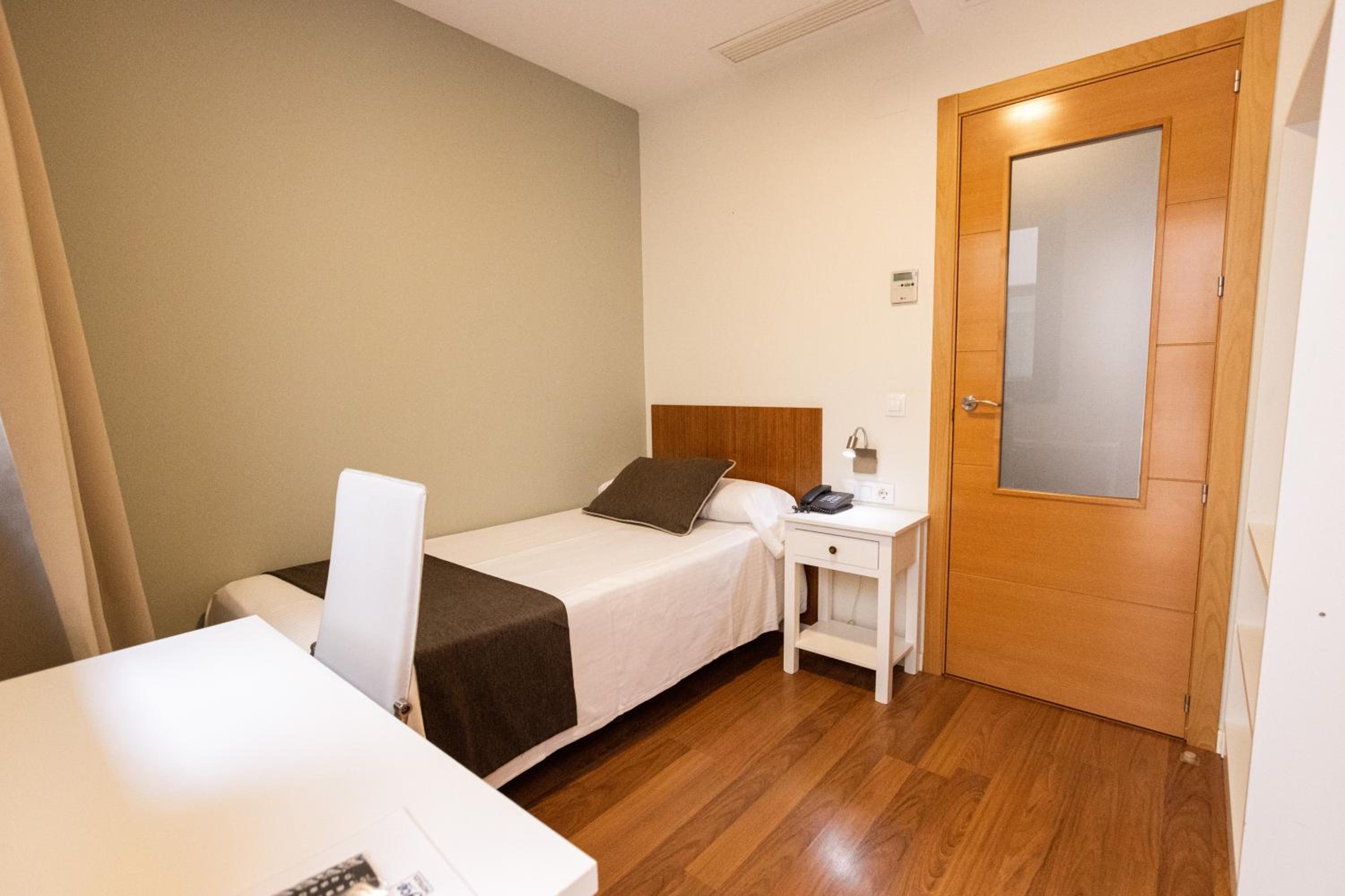 Single Room photo 3