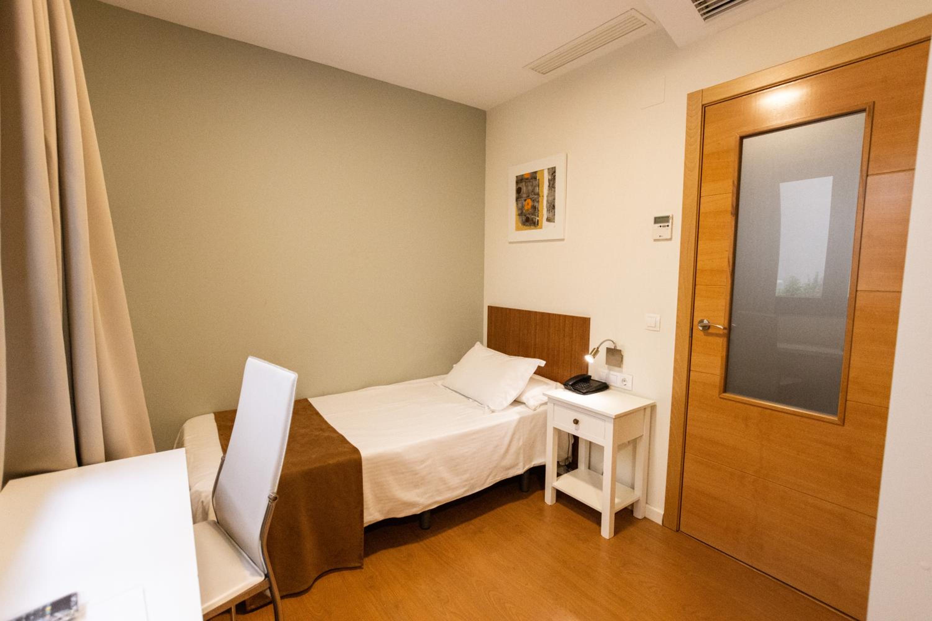 Single Room photo 2
