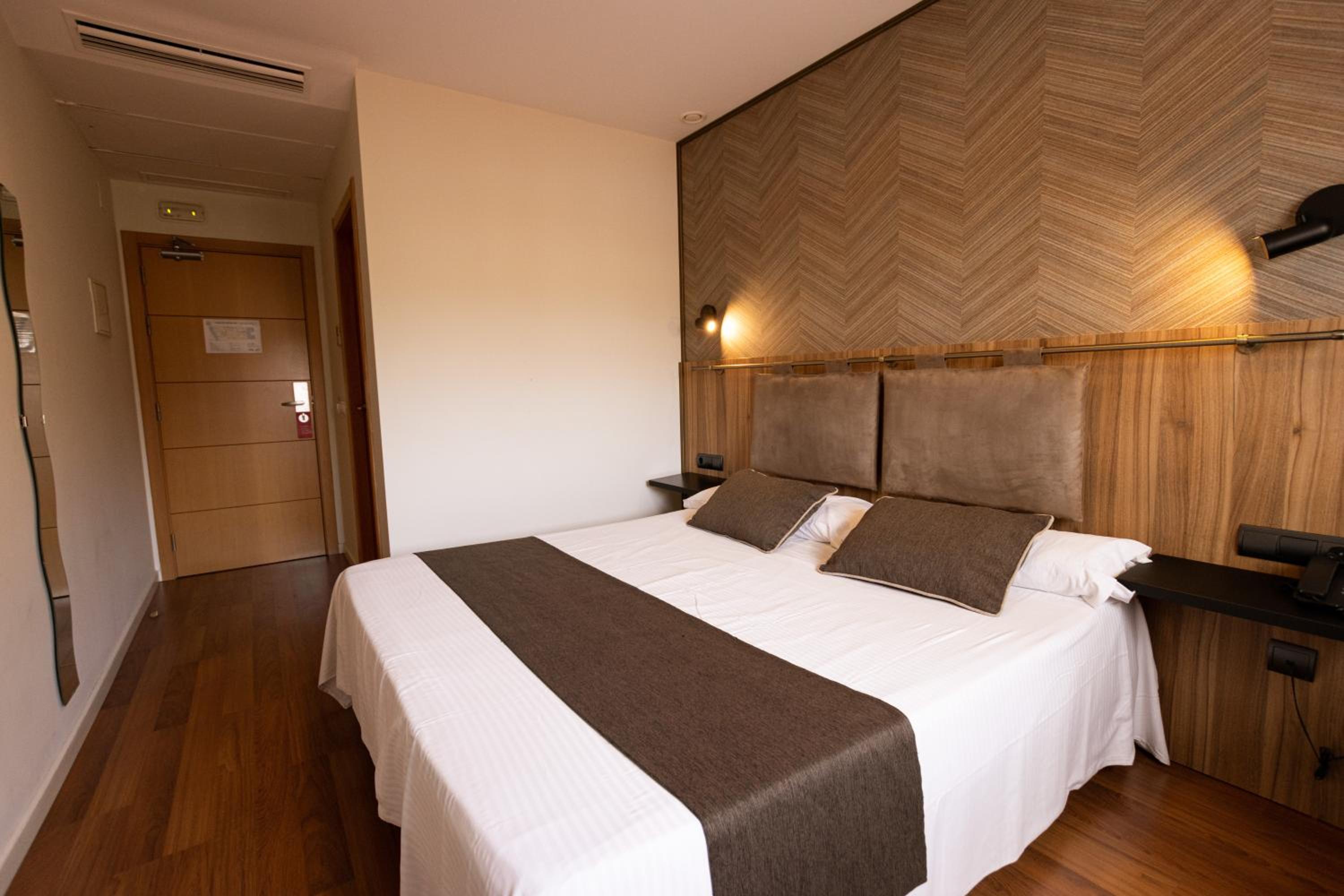 Superior Double Room - Photo 7