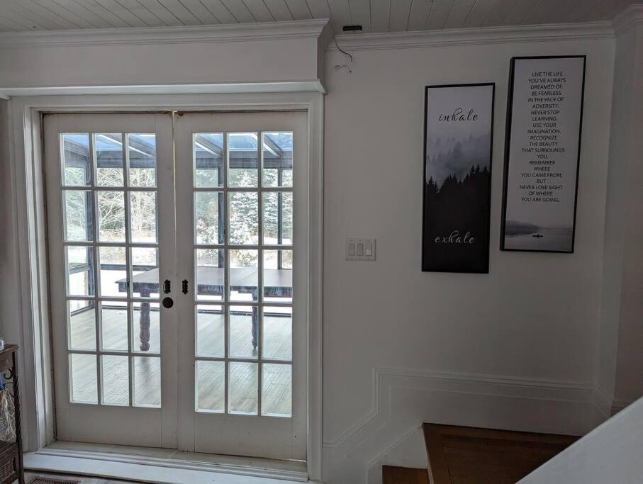 Six-Bedroom House photo 2