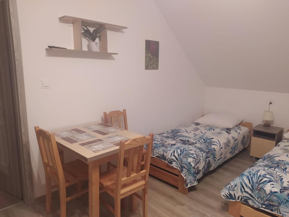 Triple Room with Private Bathroom - Photo 2