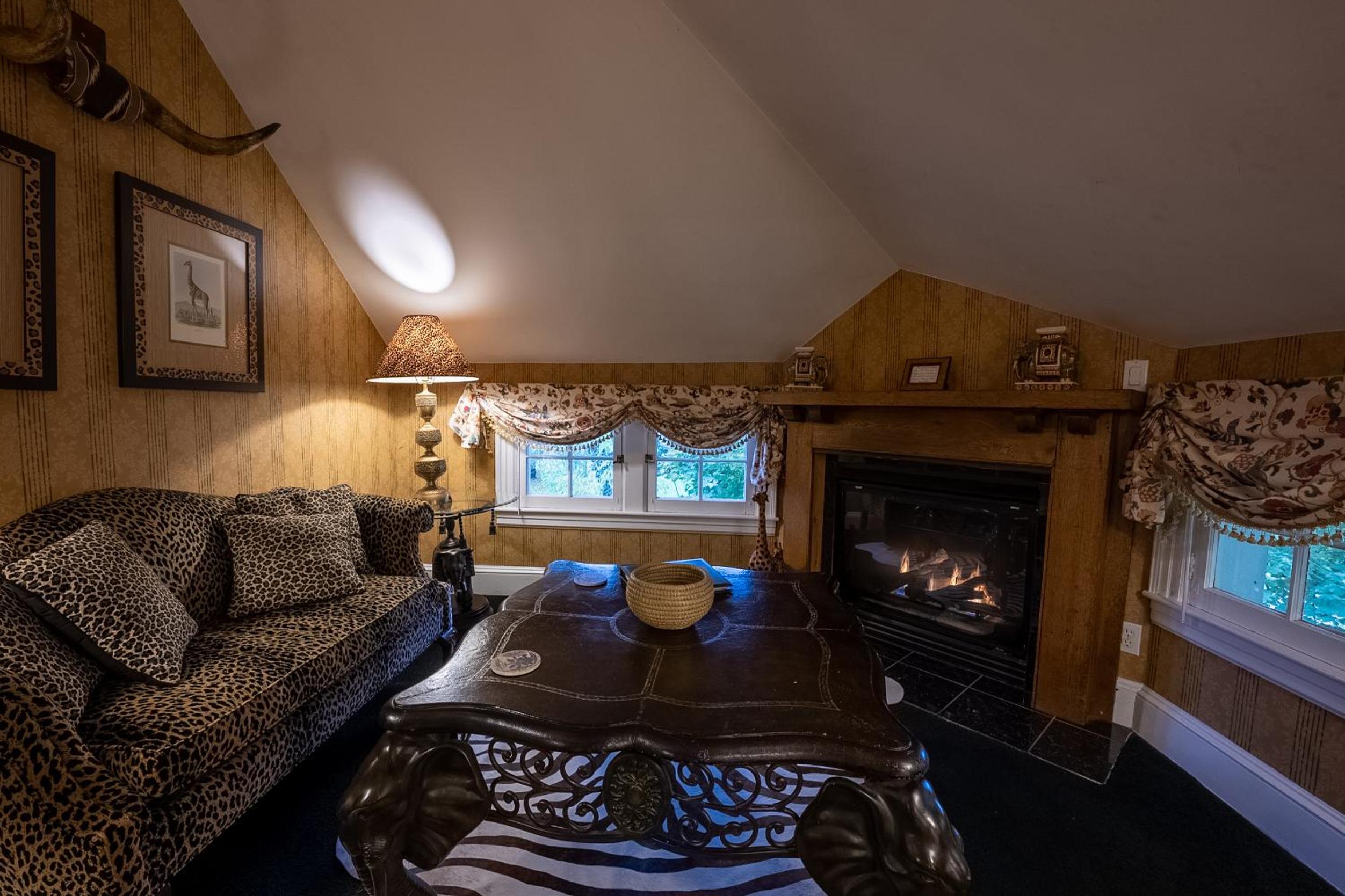 Queen Room photo 3