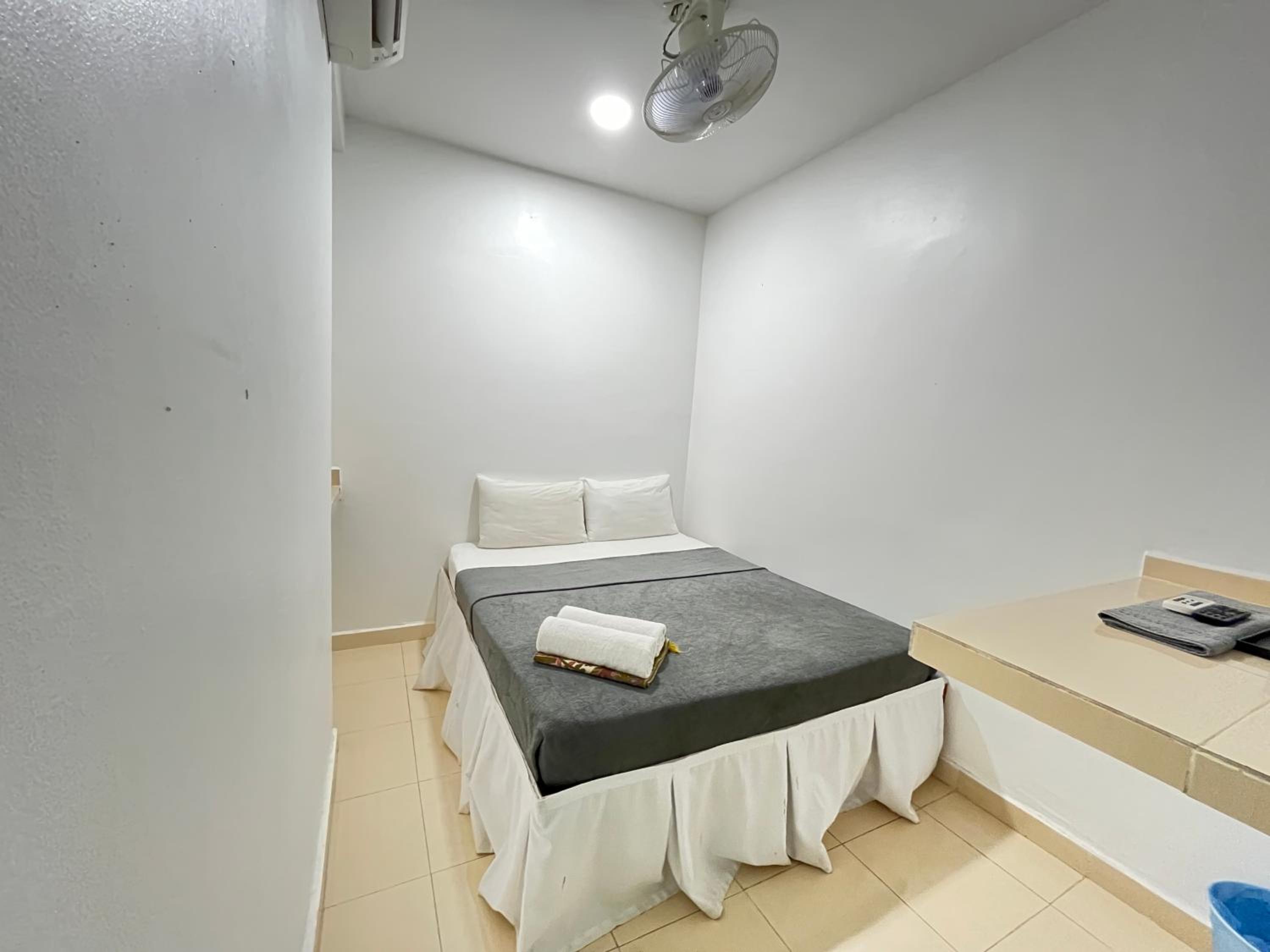 Budget Double Room - Photo 1