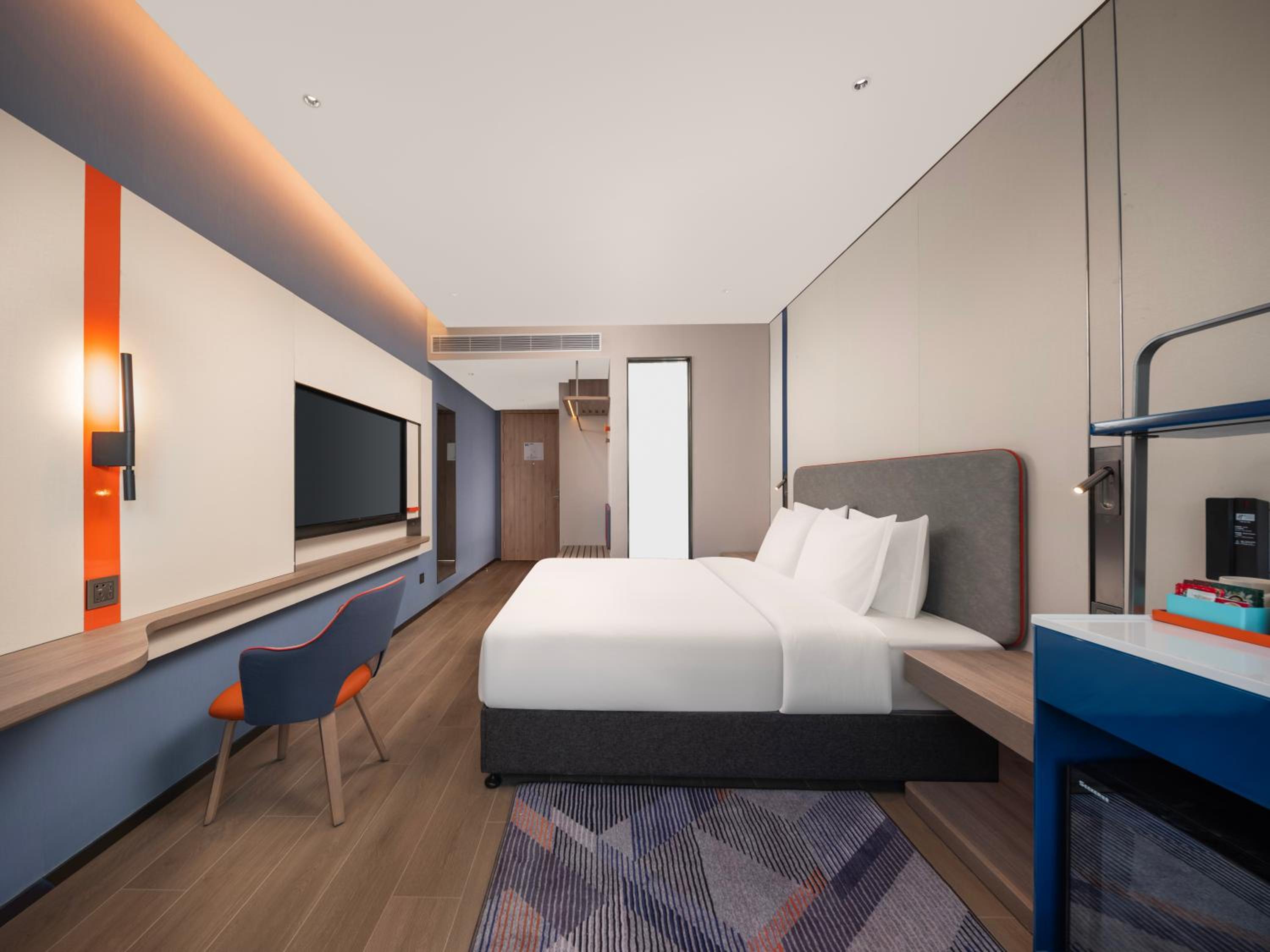 Standard King Room with Stocked Mini-bar